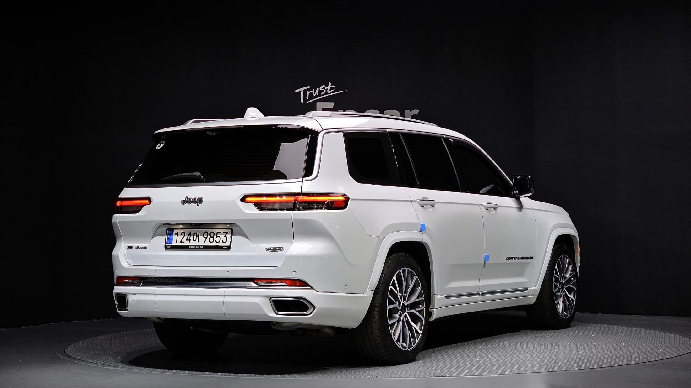 Jeep Grand Cherokee L 3.6 Summit Reserve, 2023 г. 43716 км. — фото 2