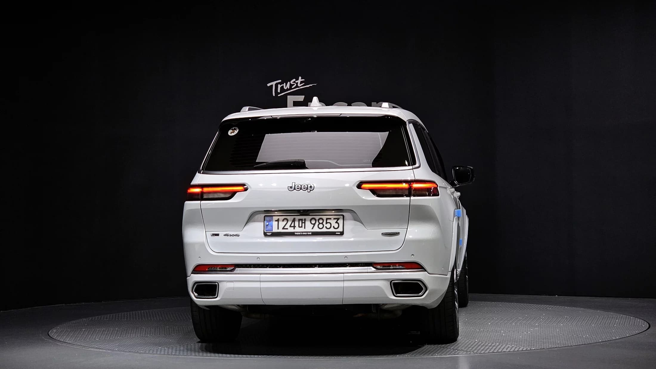 Jeep Grand Cherokee L 3.6 Summit Reserve, 2023 г. 43716 км. — фото 4