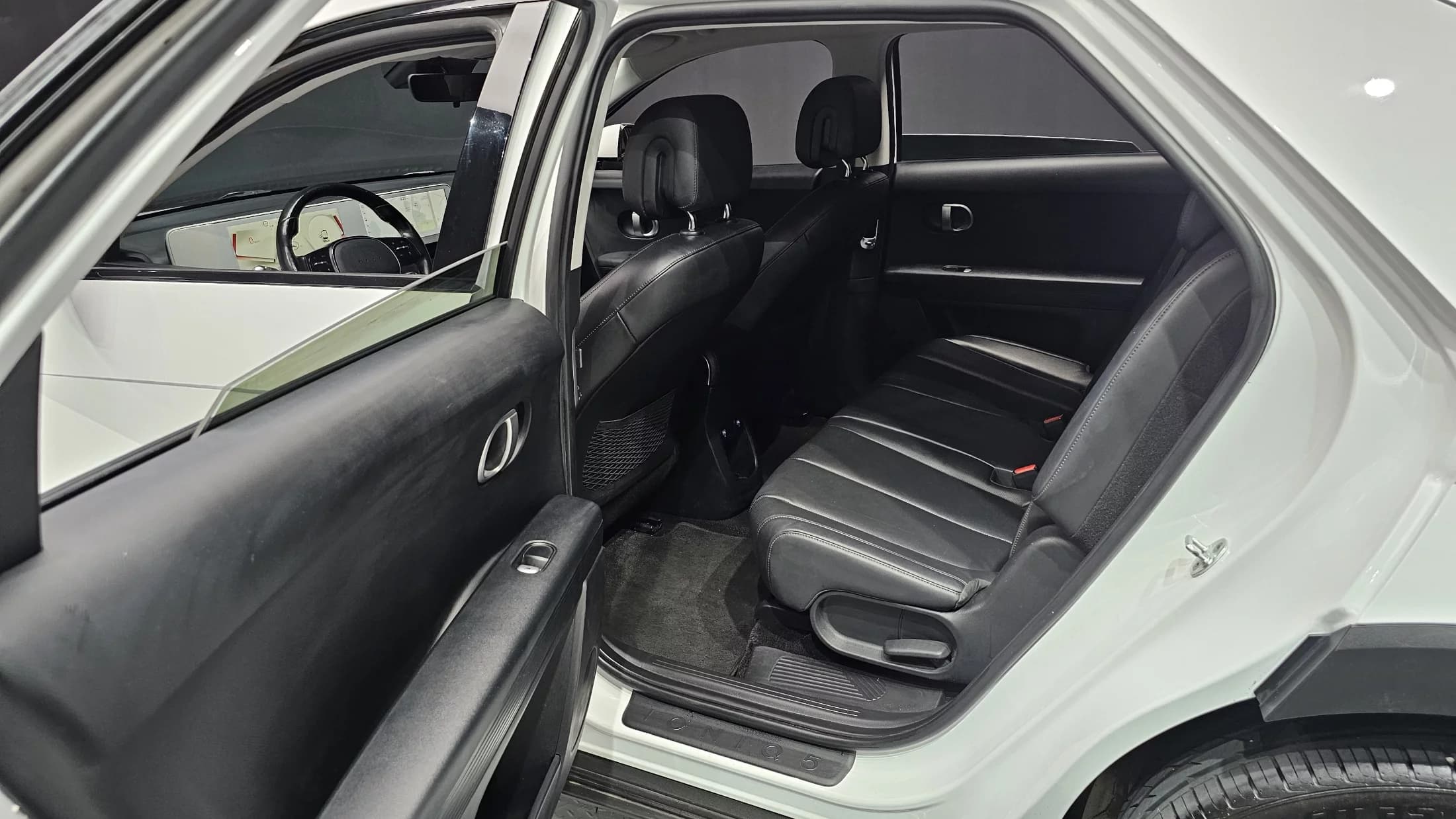 Hyundai Ioniq 5 Long range Exclusive, электромобиль, 2021 г. 132846 км. — фото 12