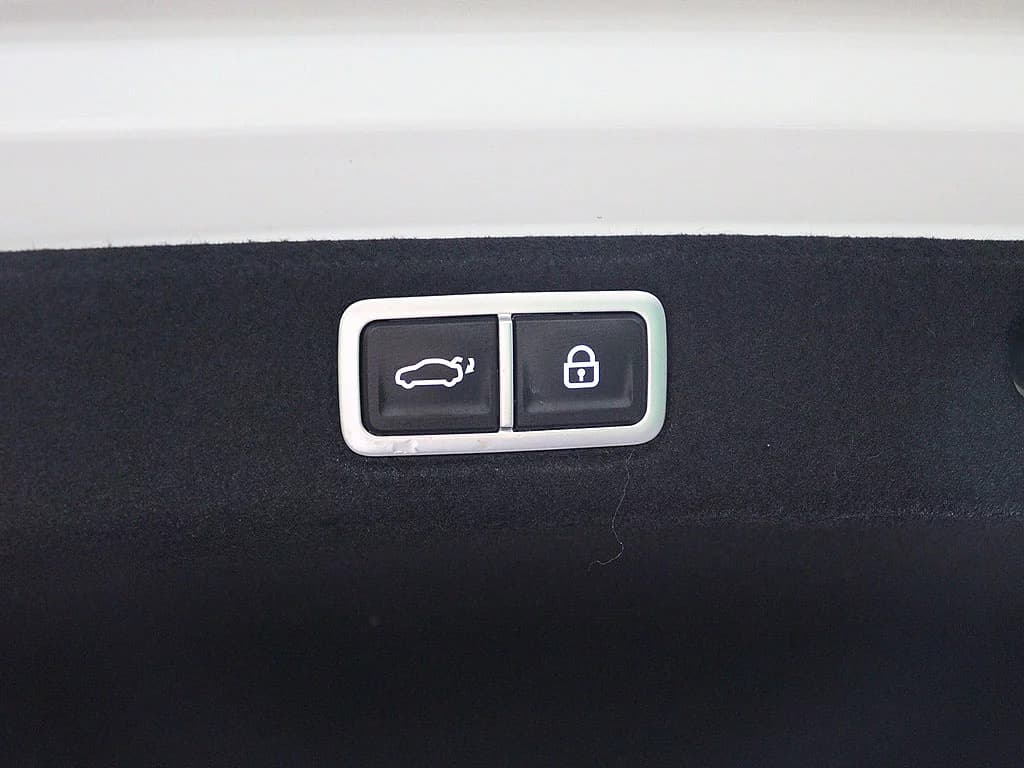 Hyundai Grandeur 2,5 Gasoline 2WD Premium, 2023 г. 31656 км. — фото 16