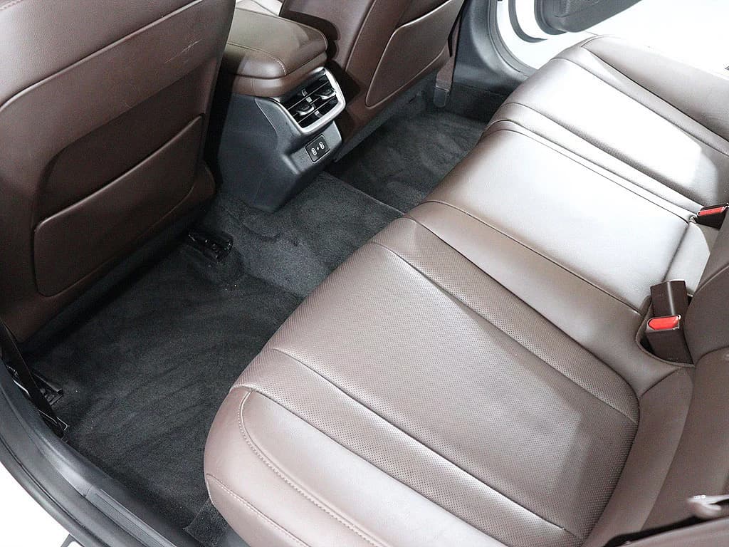 Hyundai Grandeur 2,5 Gasoline 2WD Premium, 2023 г. 31656 км. — фото 18