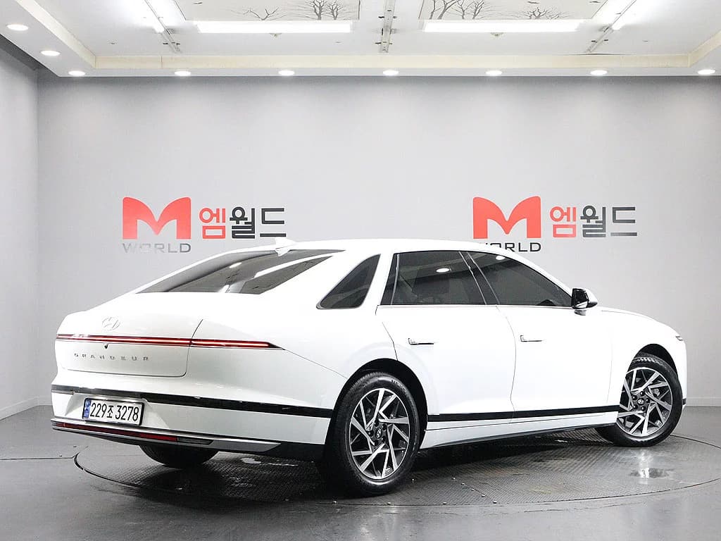 Hyundai Grandeur 2,5 Gasoline 2WD Premium, 2023 г. 31656 км. — фото 3
