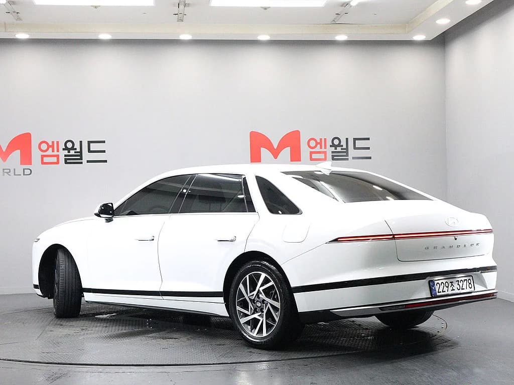 Hyundai Grandeur 2,5 Gasoline 2WD Premium, 2023 г. 31656 км. — фото 4