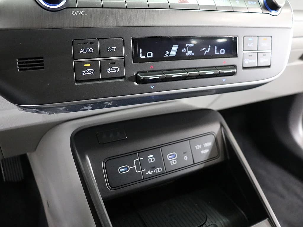 Hyundai Kona Gasoline 1.6 Turbo 2WD Inspiration, 2023 г. 37822 км. — фото 12