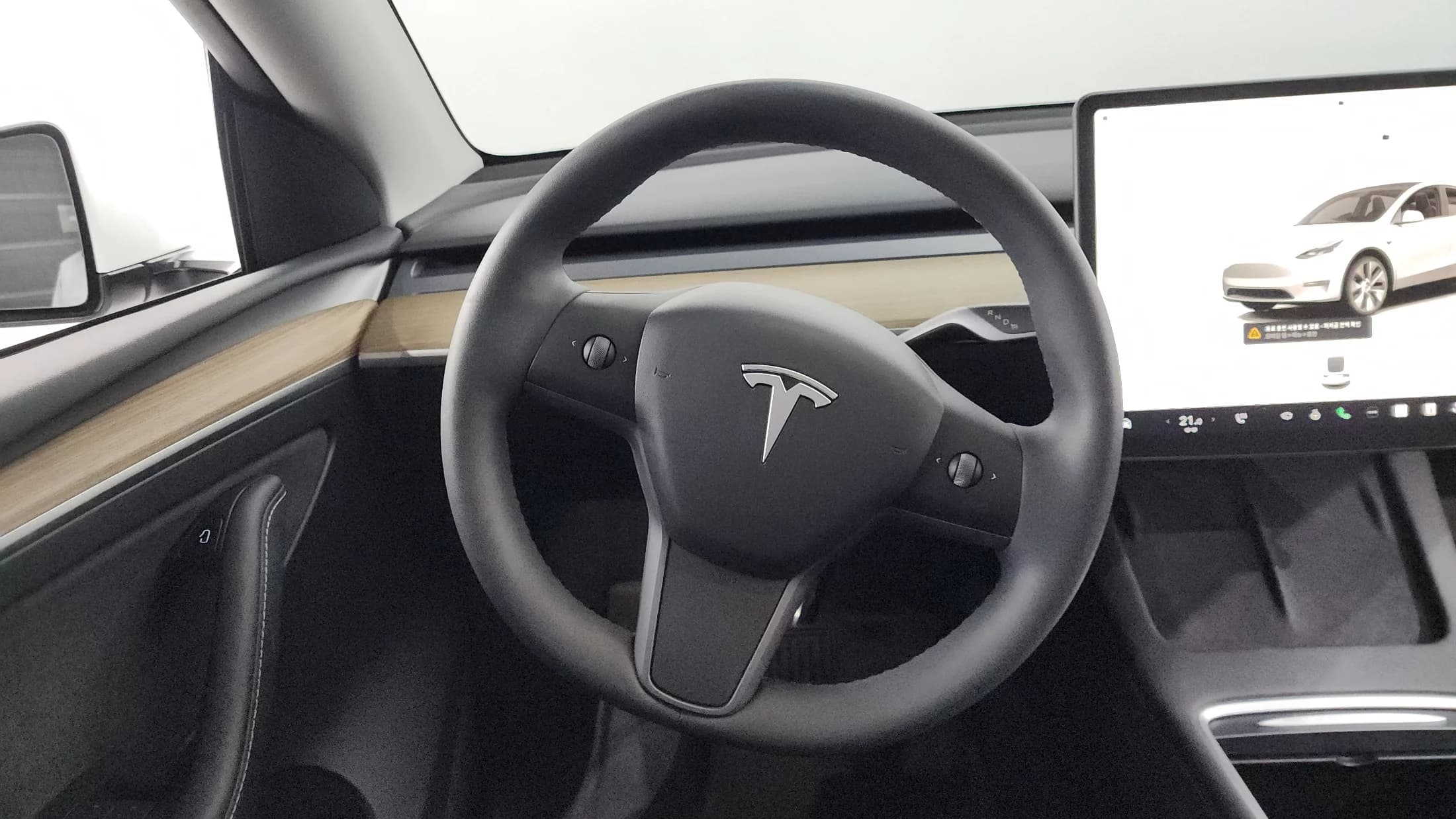 Tesla Model Y RWD, электромобиль, 2023 г. 31477 км. — фото 13