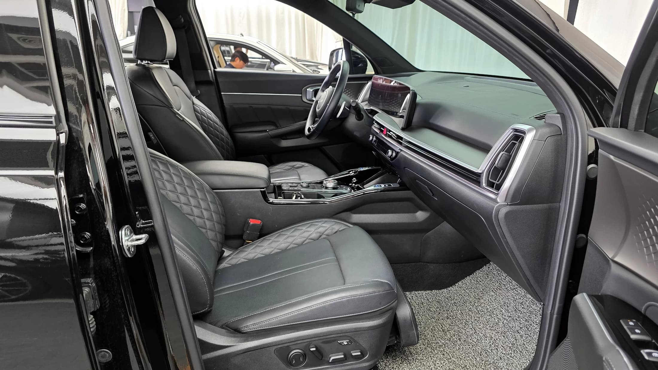 Kia Sorento Diesel 2.2 2WD Gravity, 2023 г. 61281 км. — фото 11