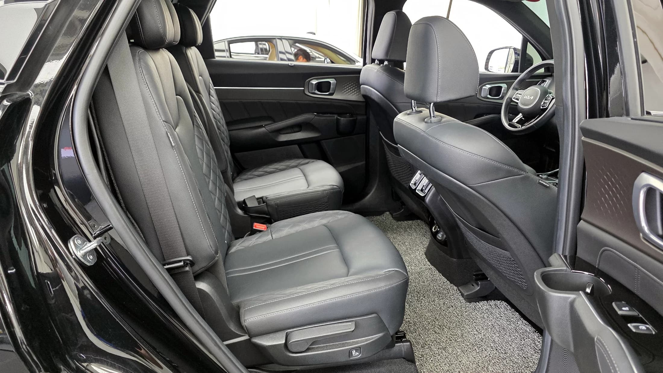 Kia Sorento Diesel 2.2 2WD Gravity, 2023 г. 61281 км. — фото 12