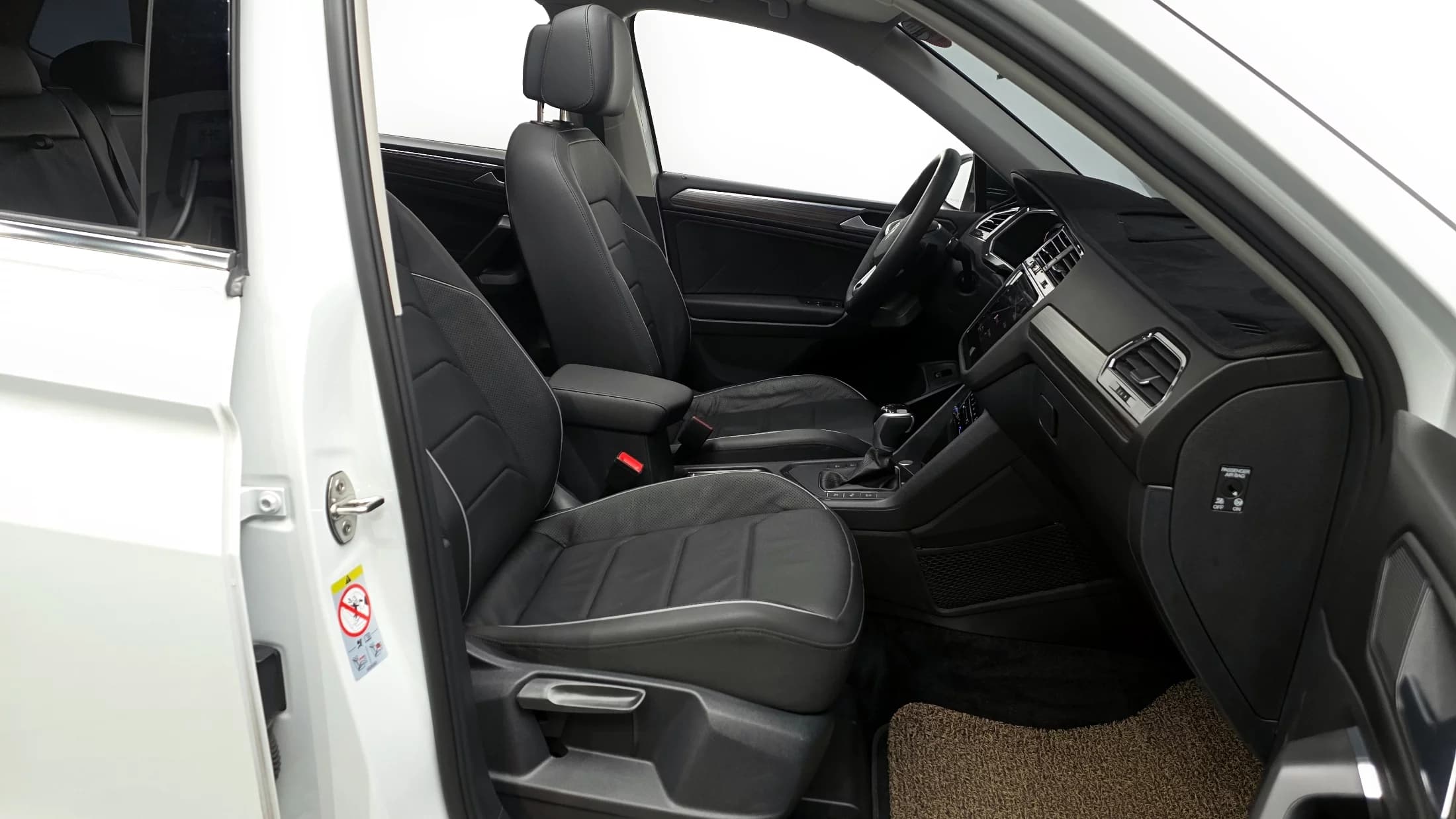 Volkswagen TIGUAN 2.0 TSI Prestige, 2023 г. 15521 км. — фото 11