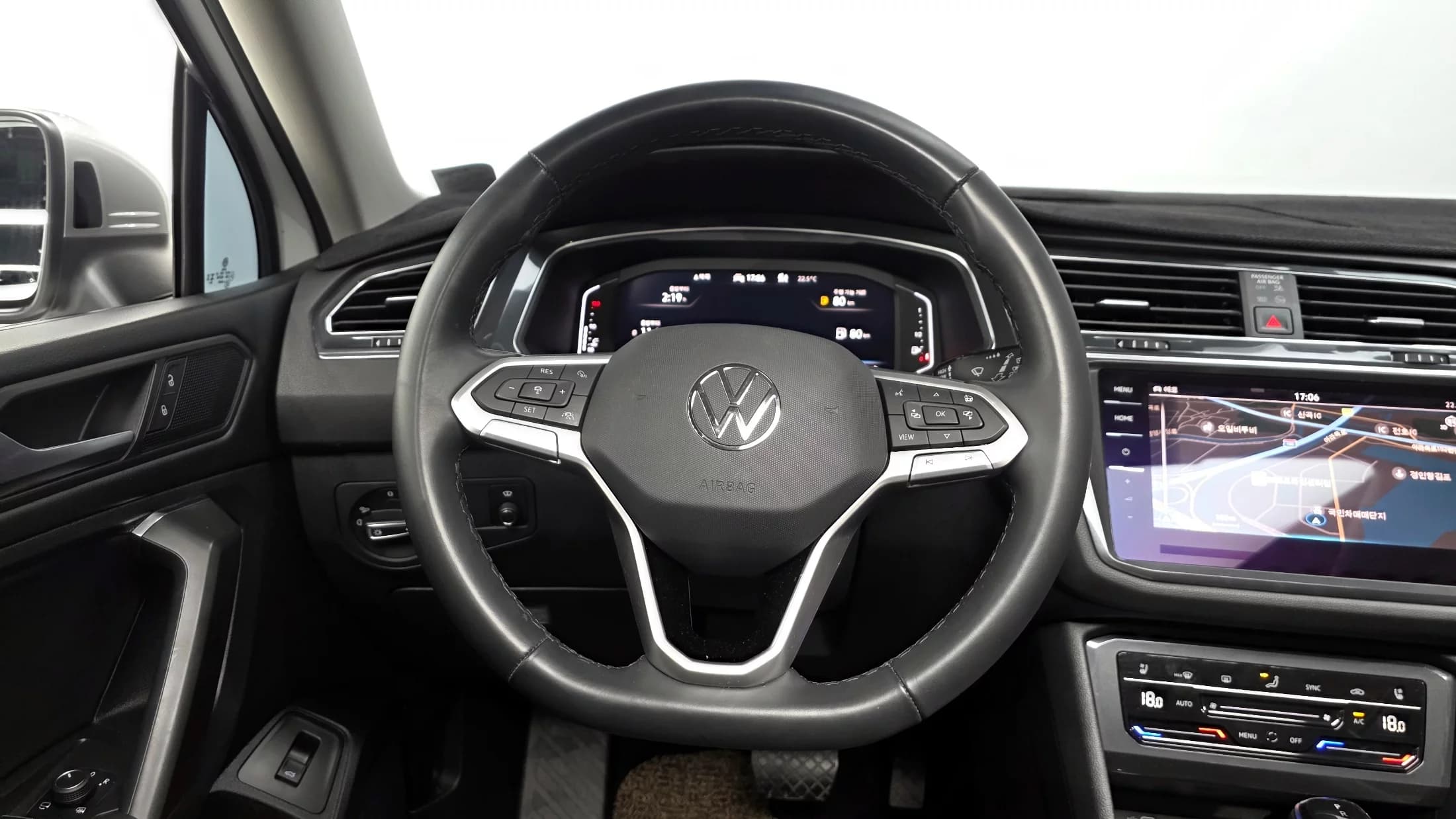 Volkswagen TIGUAN 2.0 TSI Prestige, 2023 г. 15521 км. — фото 13