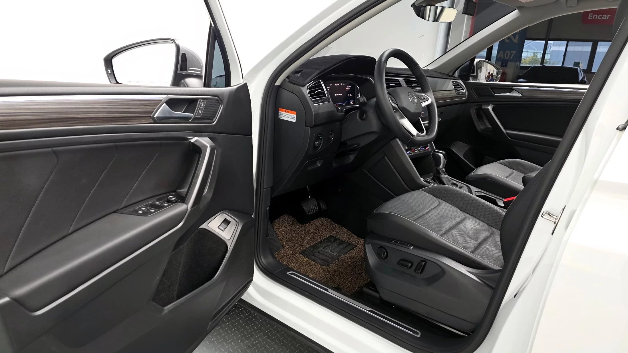 Volkswagen TIGUAN 2.0 TSI Prestige, 2023 г. 15521 км. — фото 10