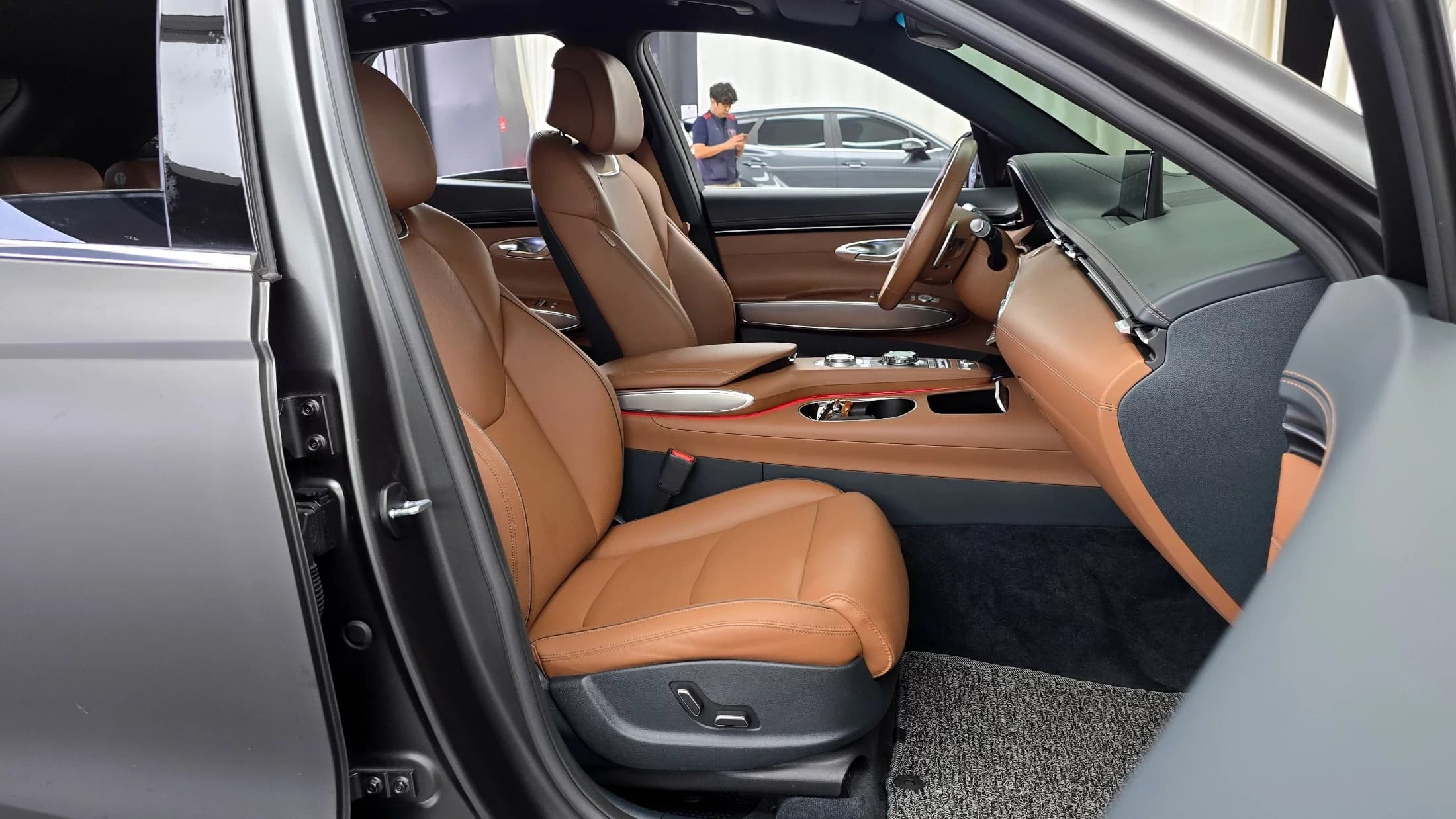 Genesis GV70 2.5T Gasoline AWD, 2023 г. 24530 км. — фото 11