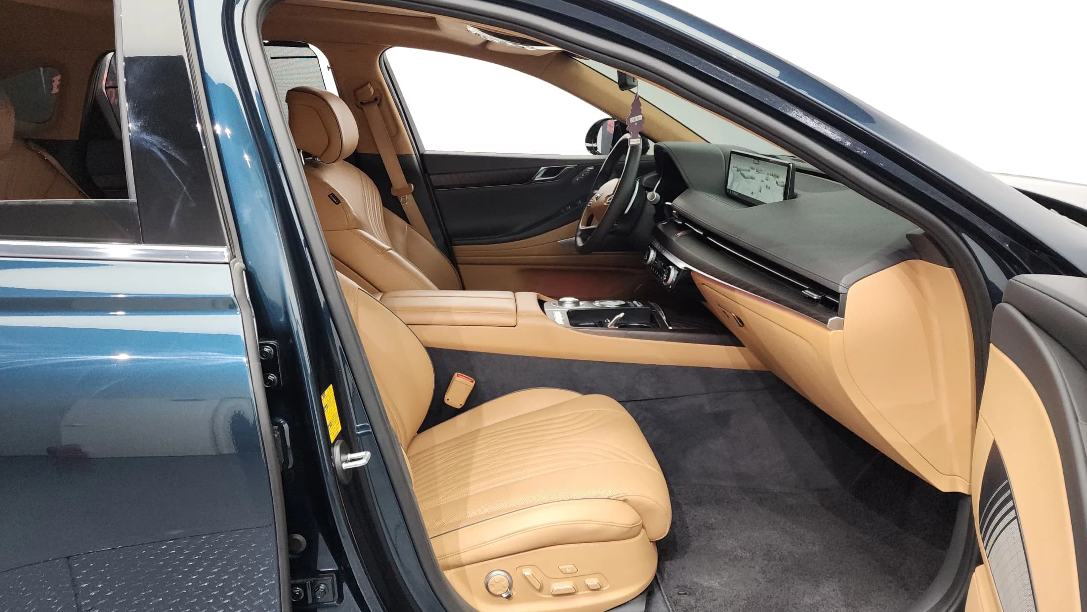 Genesis G80 Gasoline 2.5 Turbo AWD, 2021 г. 23035 км. — фото 11