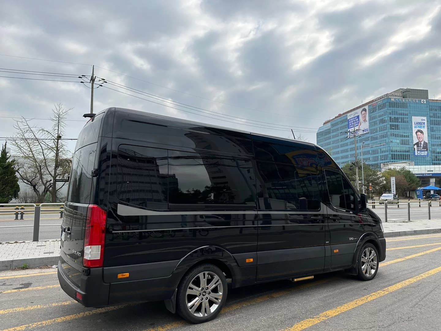 Hyundai H1 15-seater Luxury, 2021 г. 39136 км. — фото 5