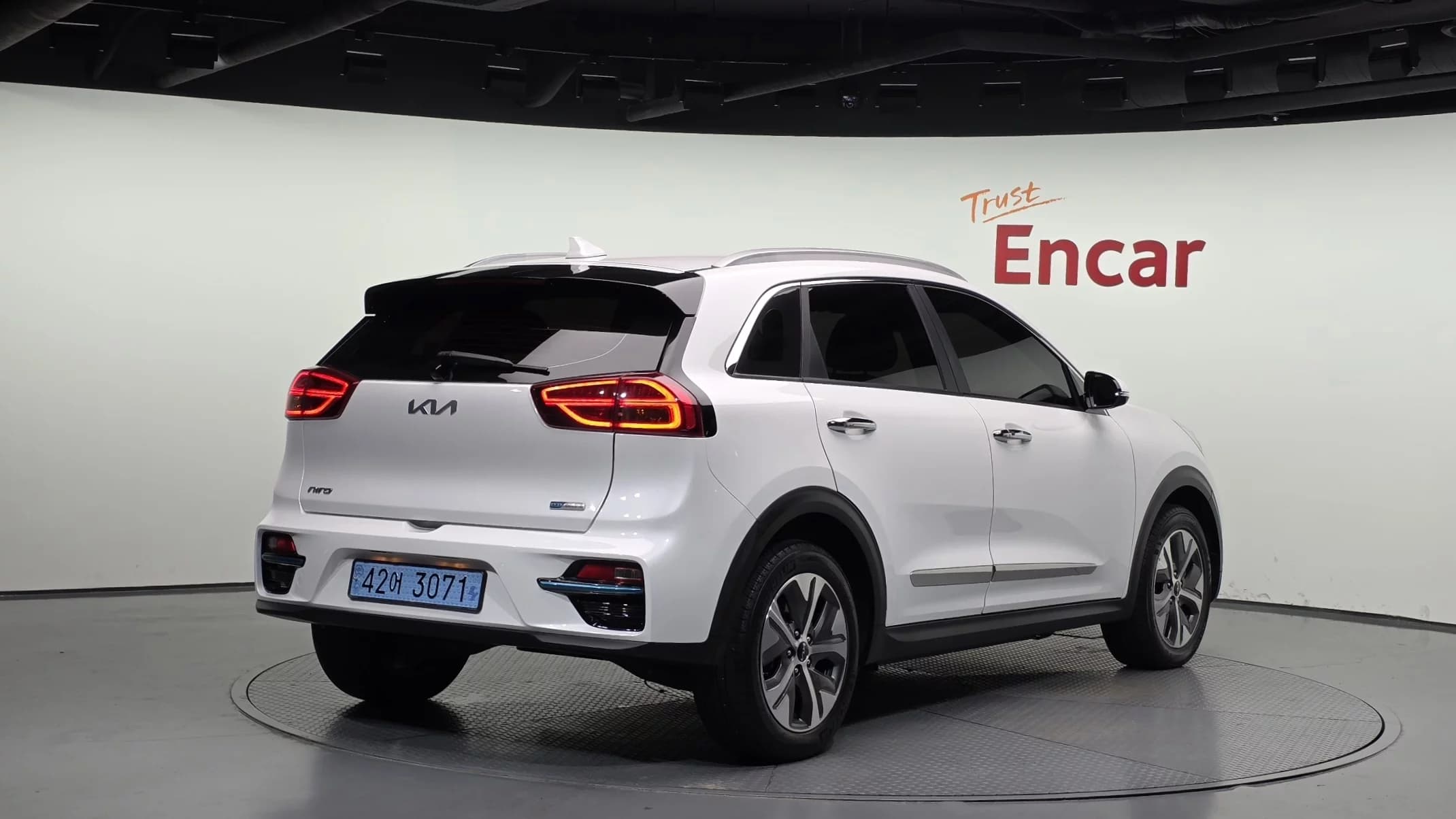 Kia Niro Prestige, электромобиль, 2021 г. 75876 км. — фото 2