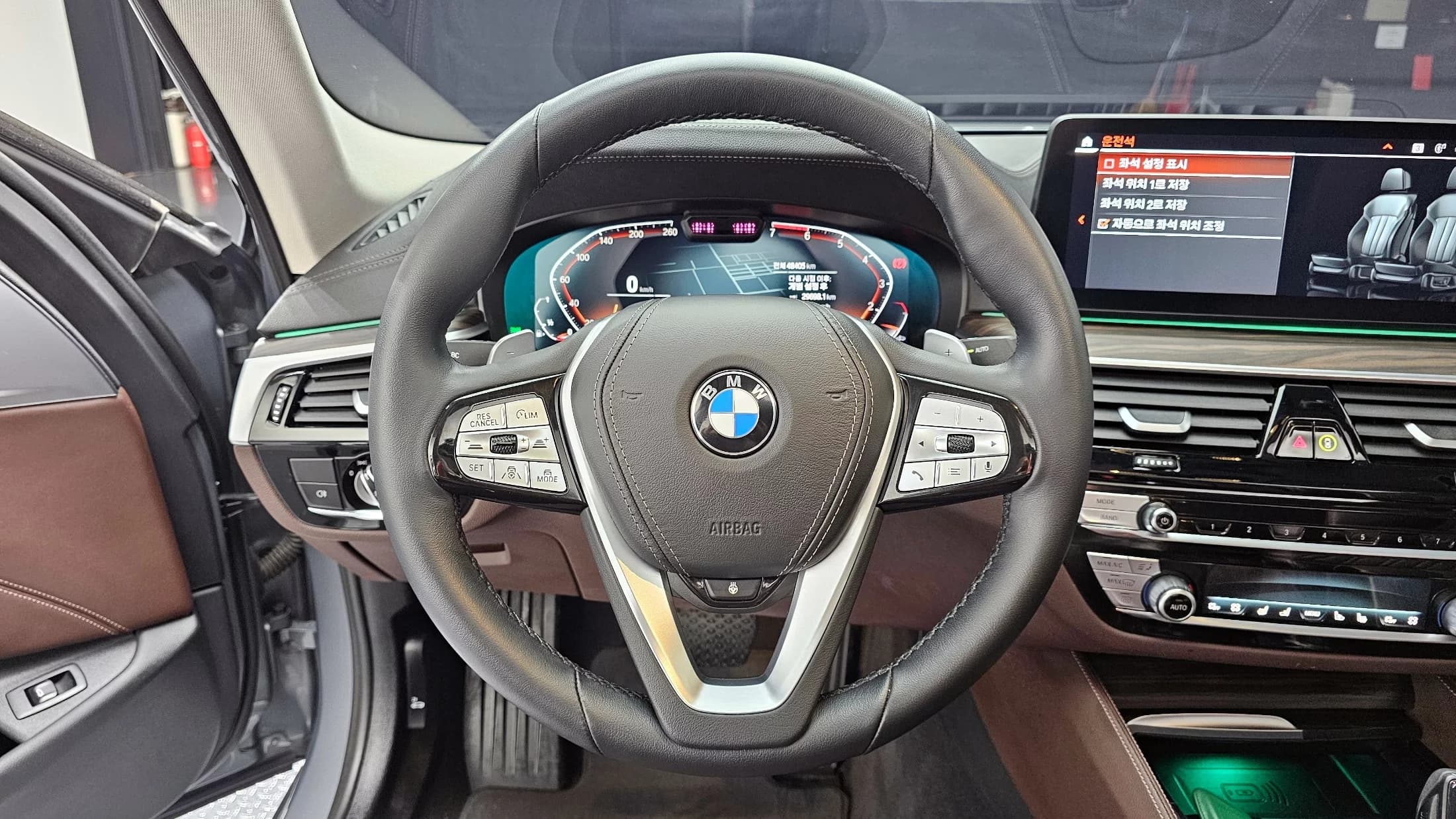BMW 5-Series 530i xDrive Luxury, 2023 г. 48502 км. — фото 13