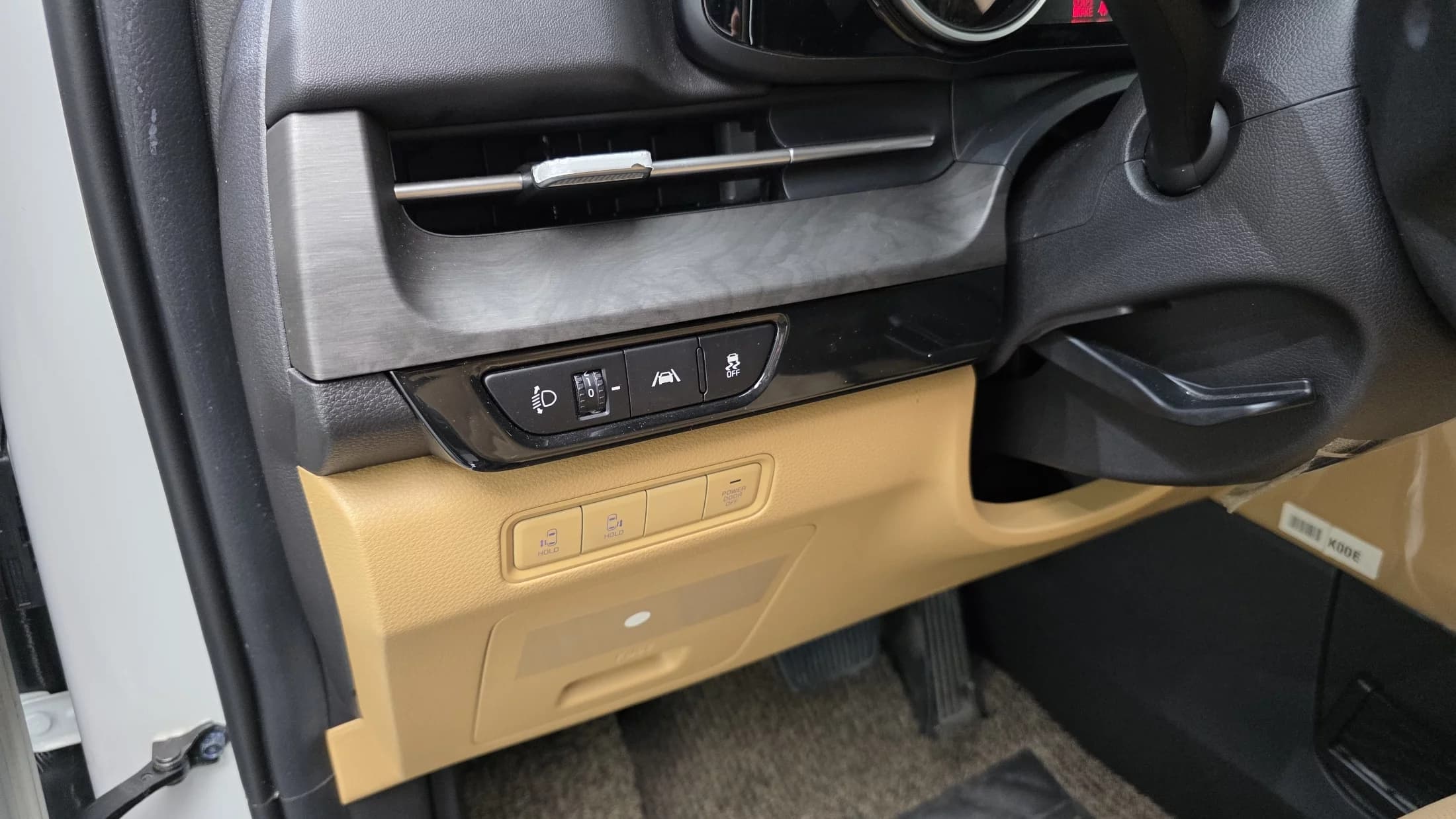 Kia Carnival 9-Seater Prestige, 2023 г. 71870 км. — фото 14