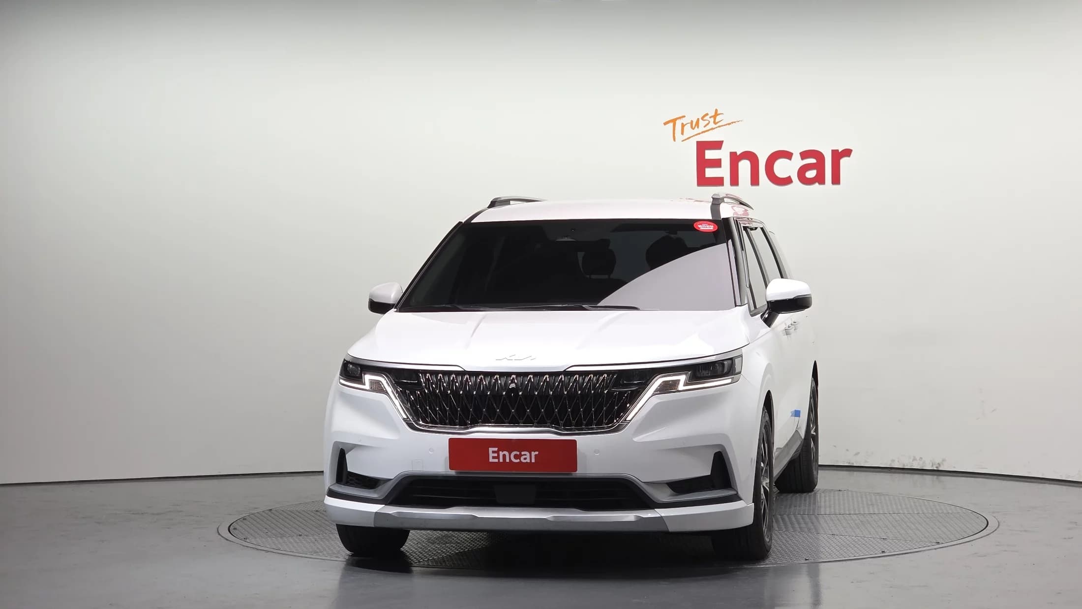 Kia Carnival 9-Seater Prestige, 2023 г. 71870 км. — фото 3