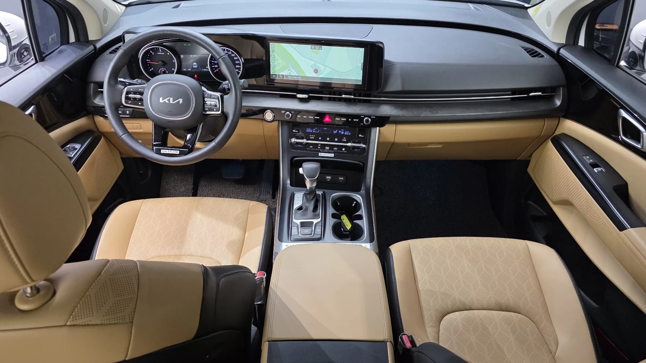 Kia Carnival 9-Seater Prestige, 2023 г. 71870 км. — фото 7