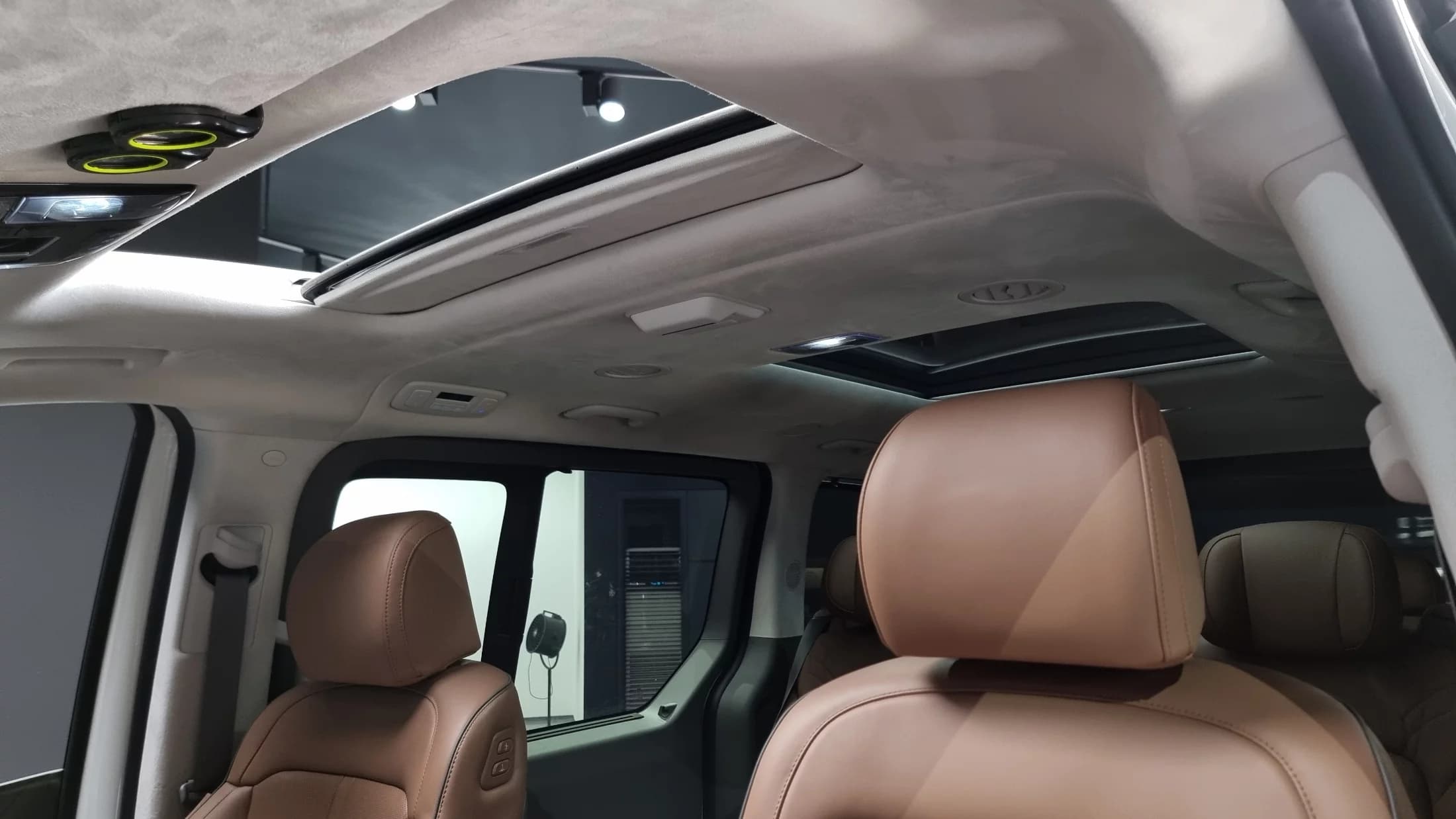 Hyundai Staria 4WD Lounge 7-Seater Inspiration, 2023 г. 31821 км. — фото 18