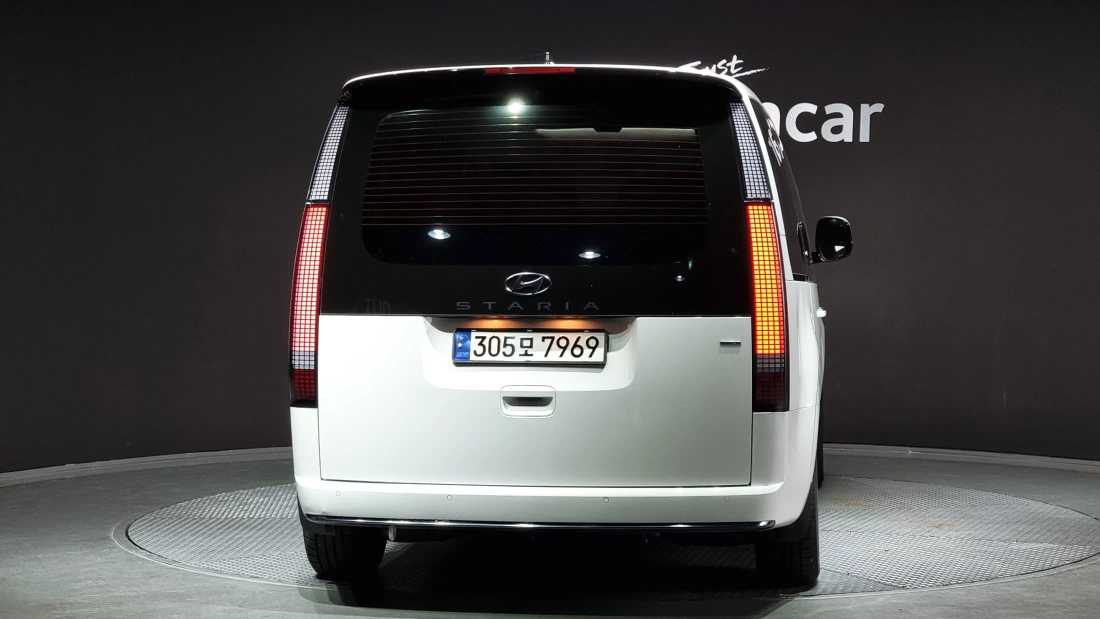 Hyundai Staria 4WD Lounge 7-Seater Inspiration, 2023 г. 31821 км. — фото 4
