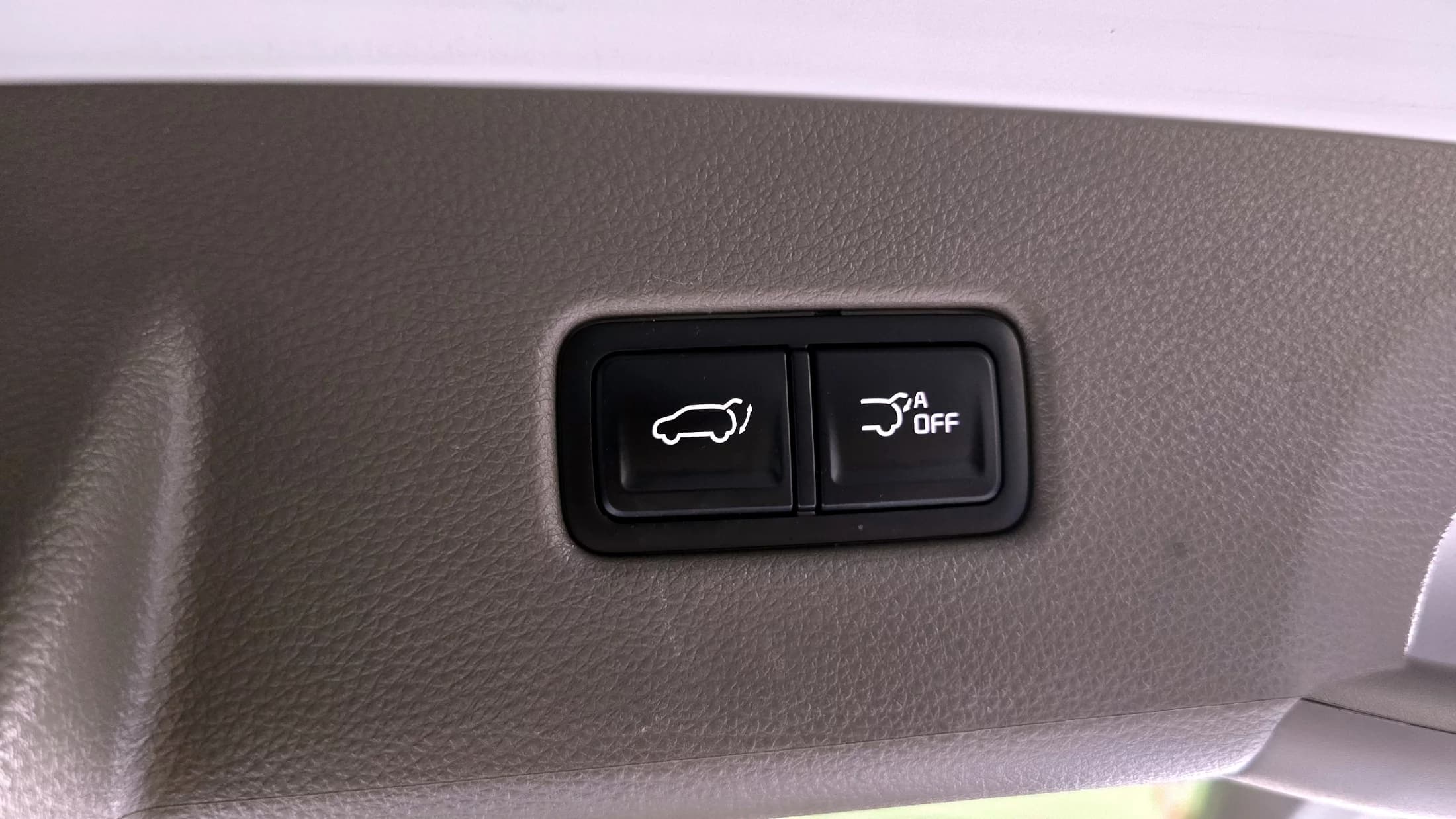 Kia Carnival 9-Seater Signature, 2023 г. 17282 км. — фото 19