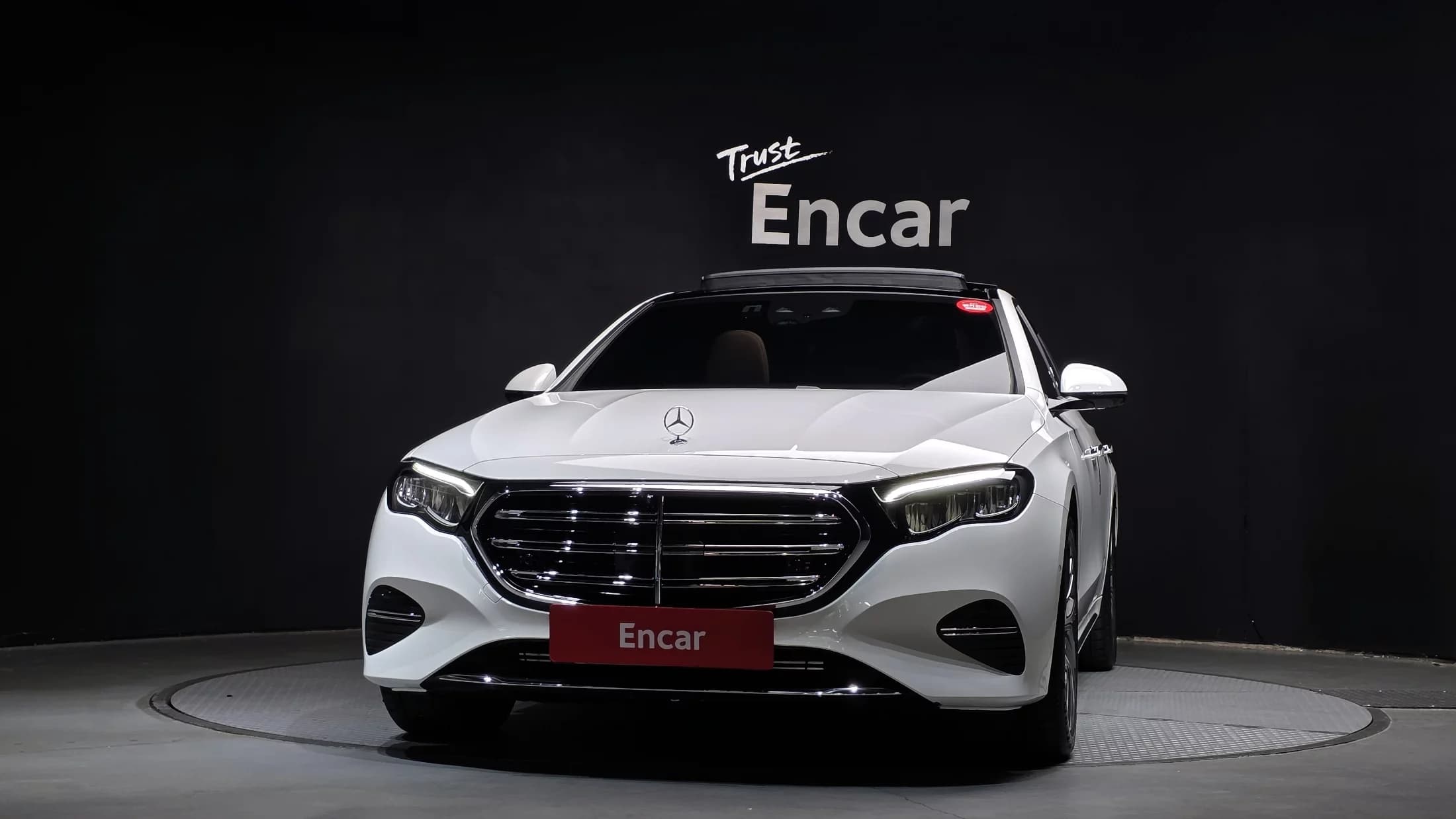Mercedes-Benz E-Class E220d 4MATIC Exclusive, 2024 г. 2209 км. — фото 3