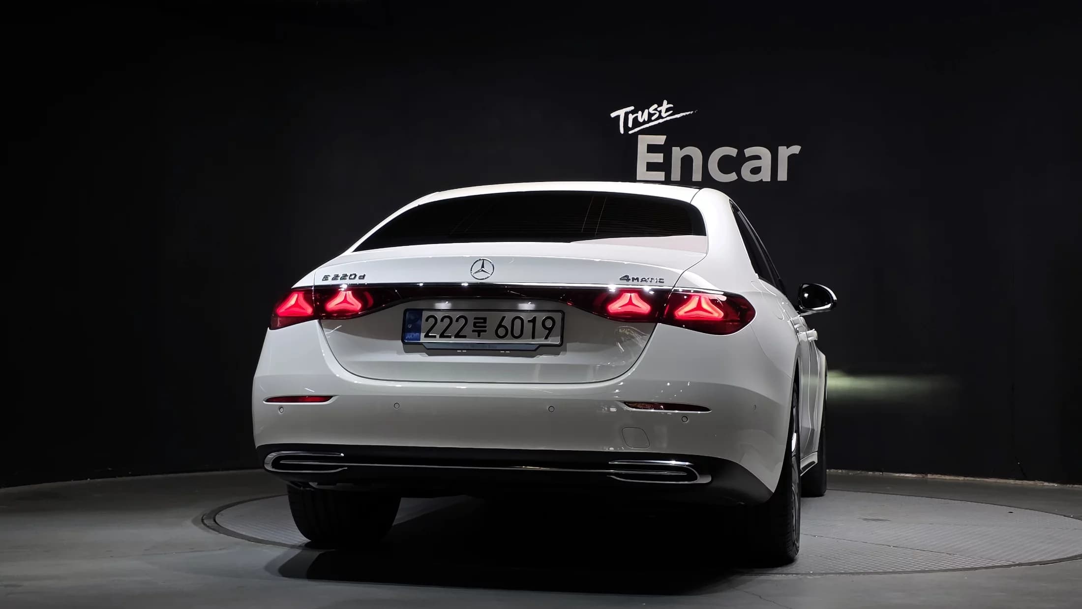 Mercedes-Benz E-Class E220d 4MATIC Exclusive, 2024 г. 2209 км. — фото 4