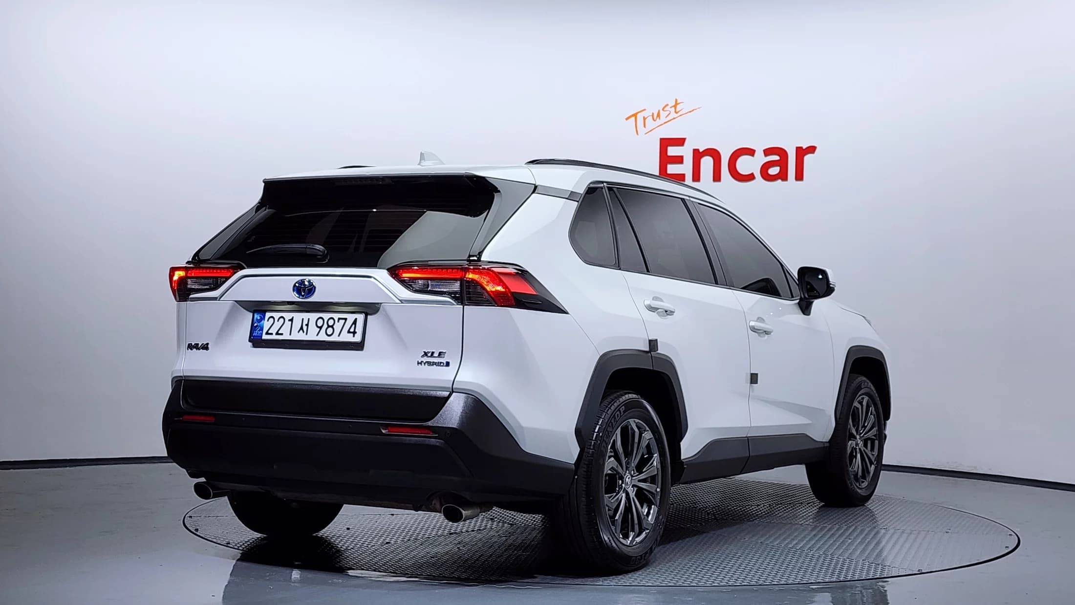 Toyota RAV4 2.5 2WD Hybrid XLE, гибрид, 2023 г. 34161 км. — фото 2