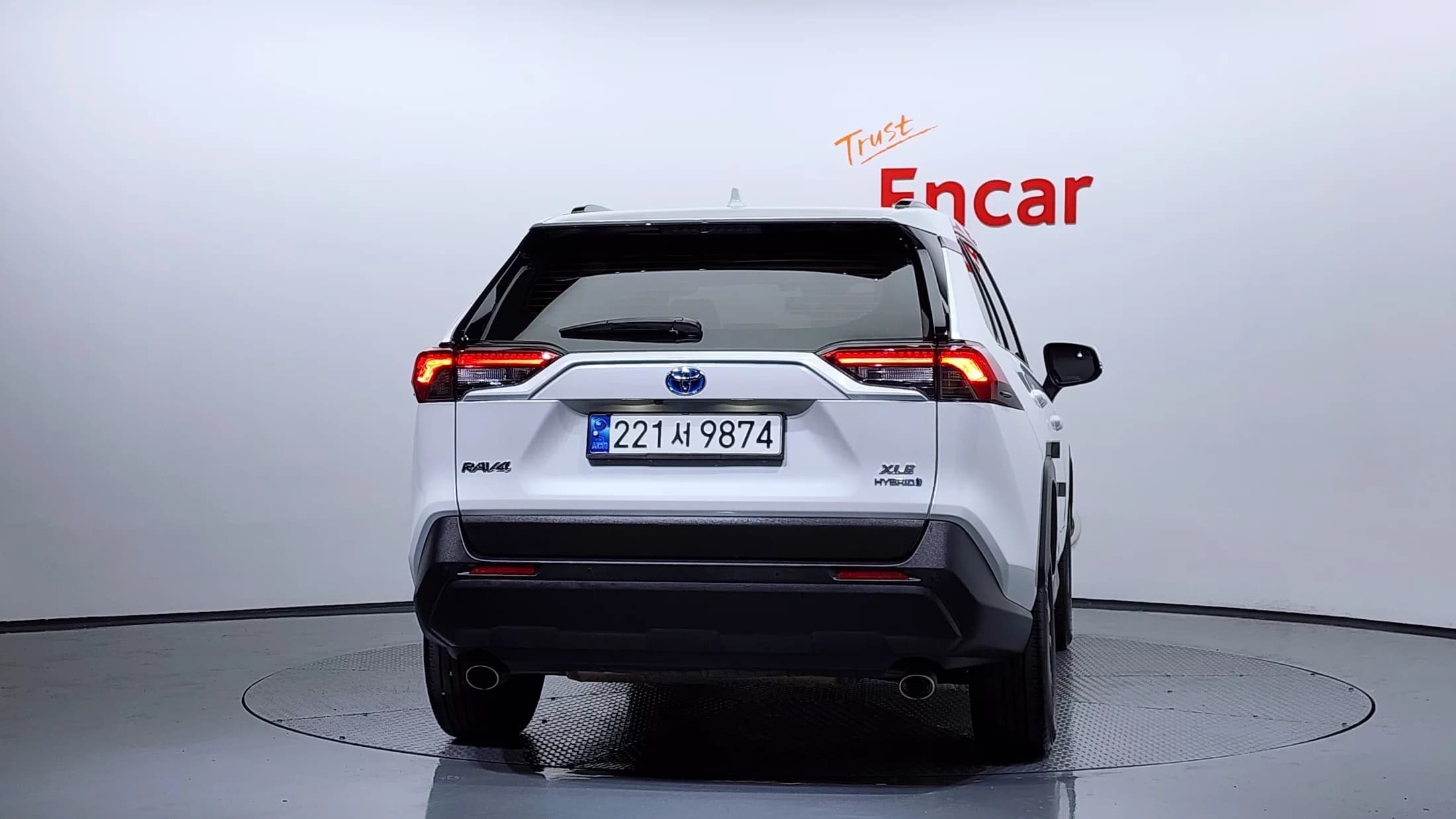 Toyota RAV4 2.5 2WD Hybrid XLE, гибрид, 2023 г. 34161 км. — фото 4