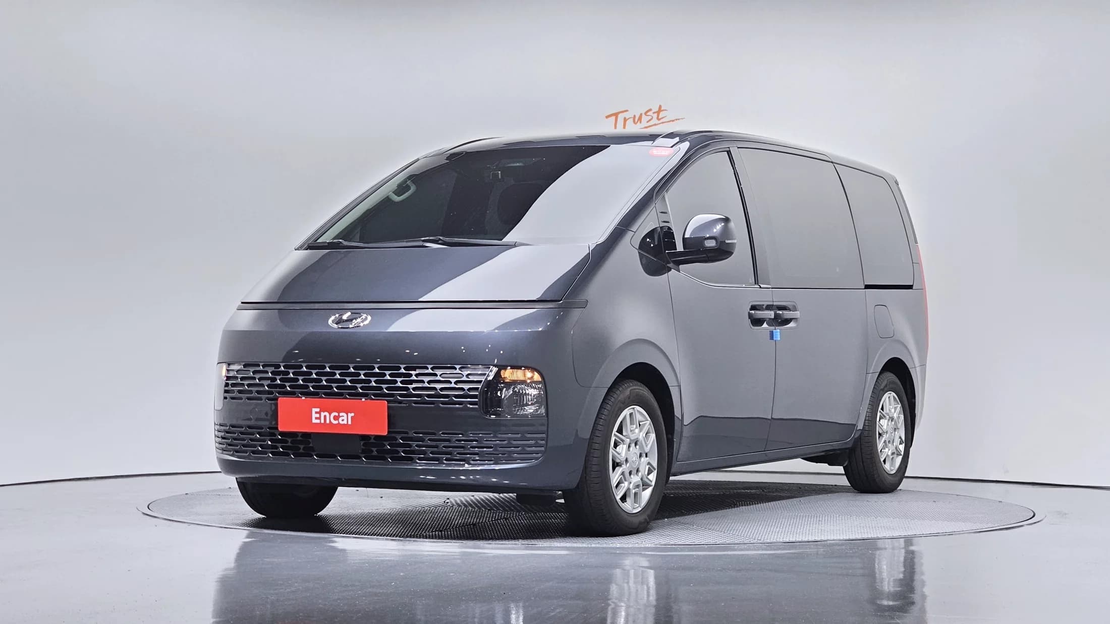 Hyundai Staria L3.5 Tourer 11-Seater Modern, 2023 г. 26120 км.