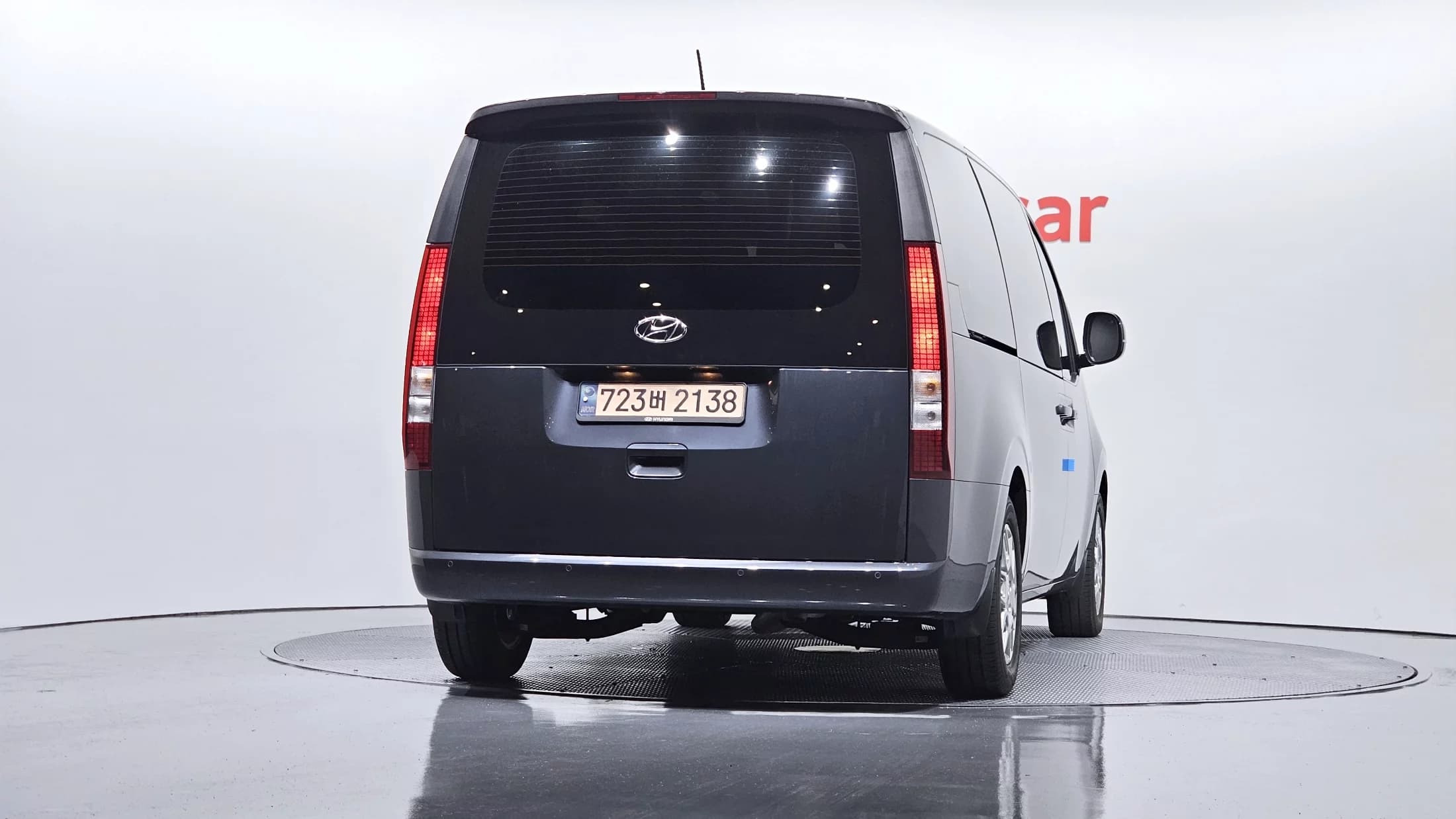 Hyundai Staria L3.5 Tourer 11-Seater Modern, 2023 г. 26120 км. — фото 4