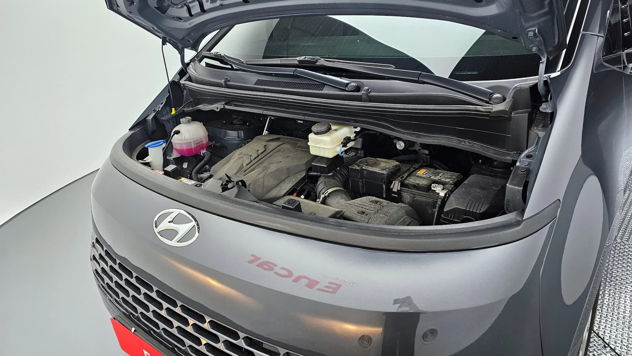Hyundai Staria L3.5 Tourer 11-Seater Modern, 2023 г. 26120 км. — фото 6