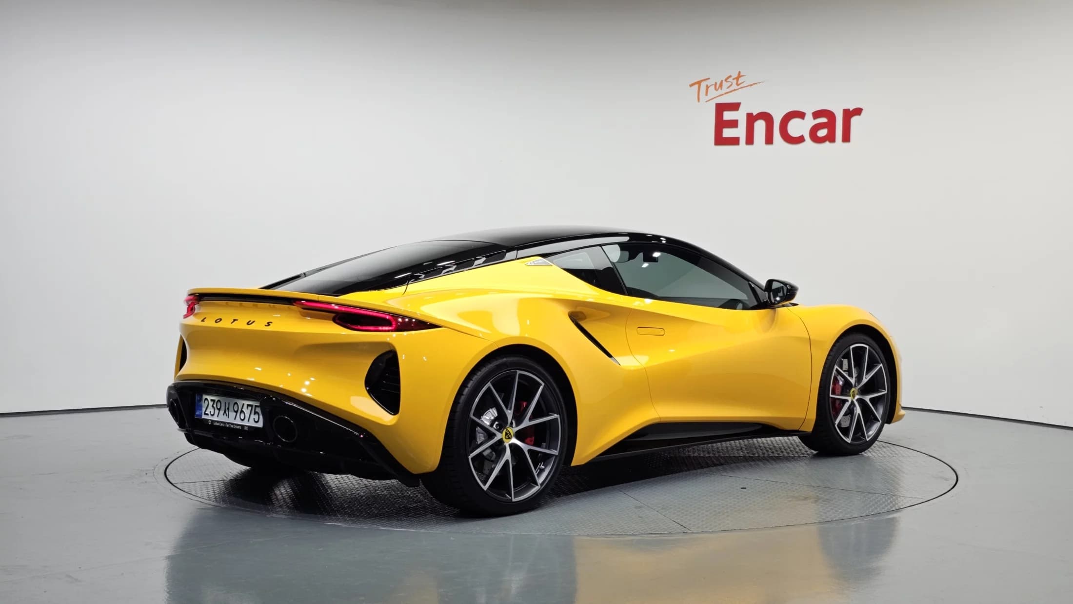 Lotus EMIRA 3.5, 2024 г. 8223 км. — фото 2