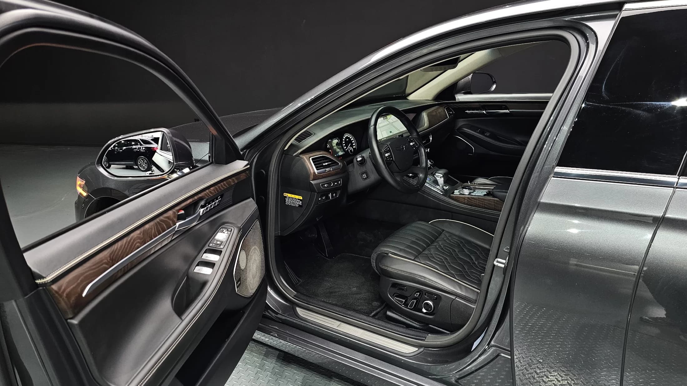 Genesis G90 5.0 AWD Limousine Prestige, 2021 г. 86192 км. — фото 11