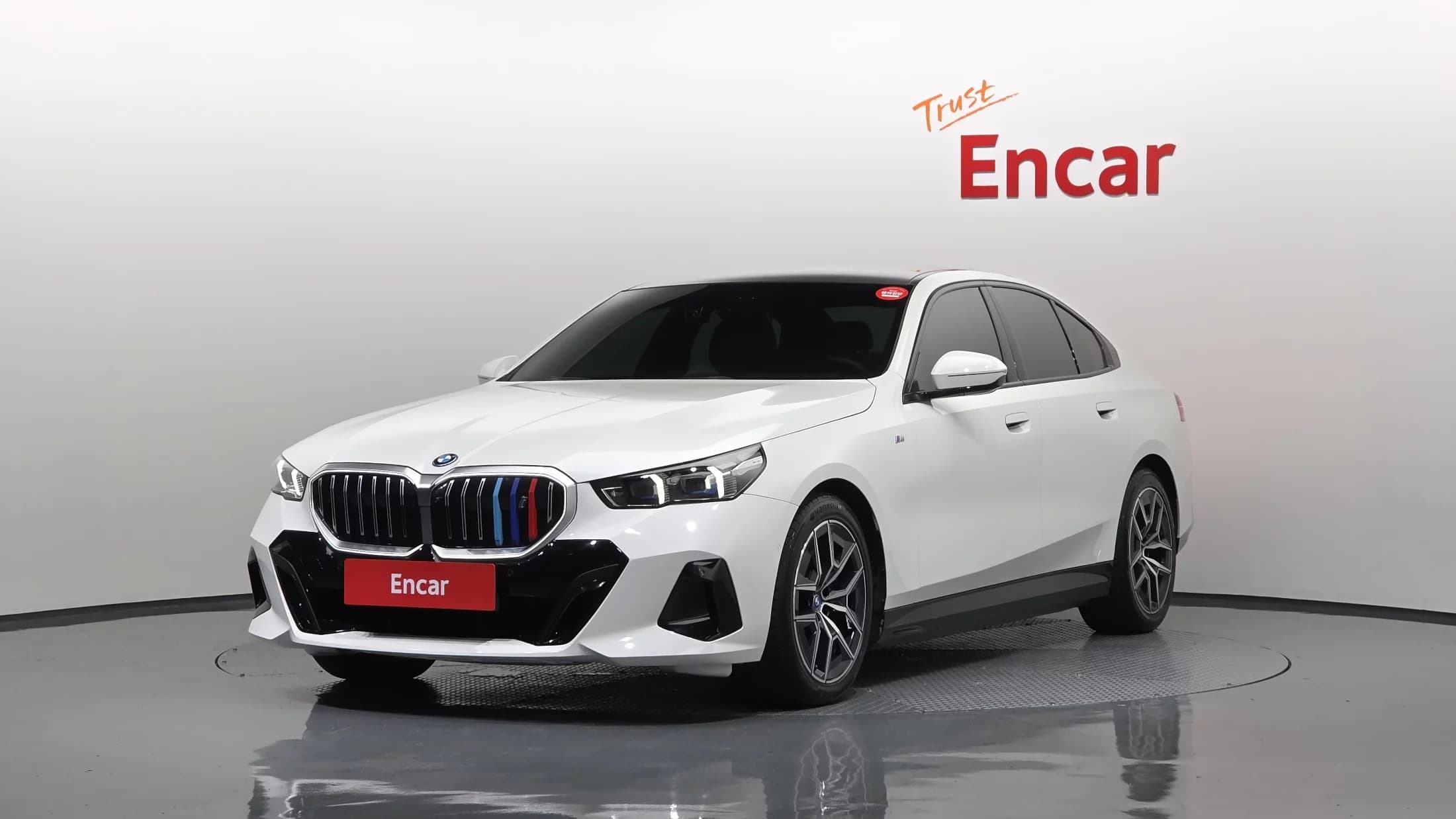 BMW i5 eDrive 40 M Sport, электромобиль, 2024 г. 82708 км.