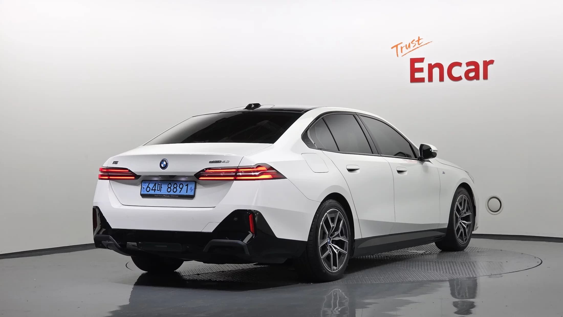 BMW i5 eDrive 40 M Sport, электромобиль, 2024 г. 82708 км. — фото 2