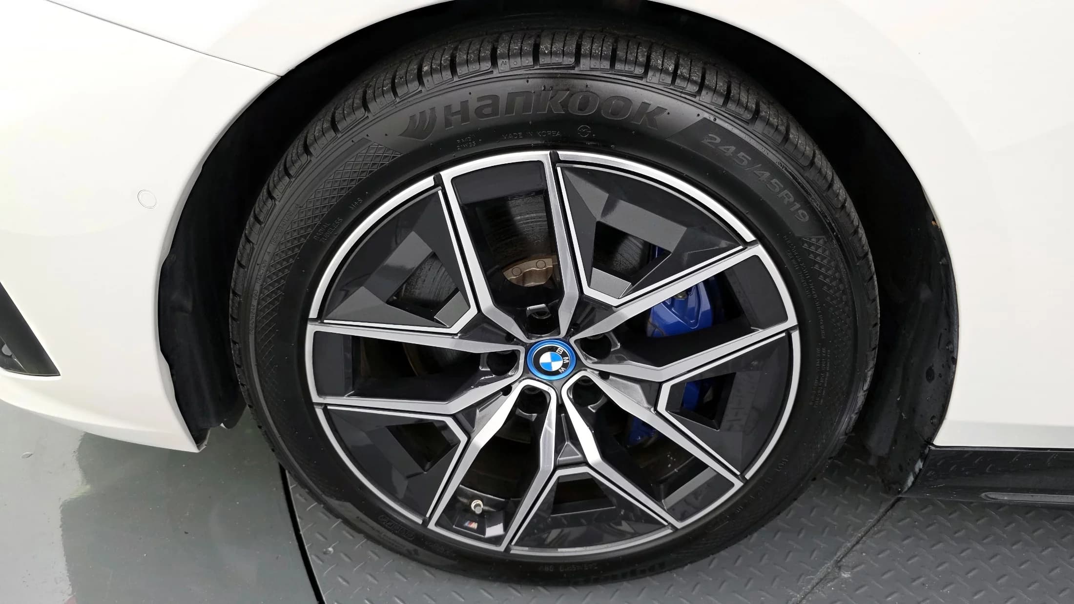 BMW i5 eDrive 40 M Sport, электромобиль, 2024 г. 82708 км. — фото 5