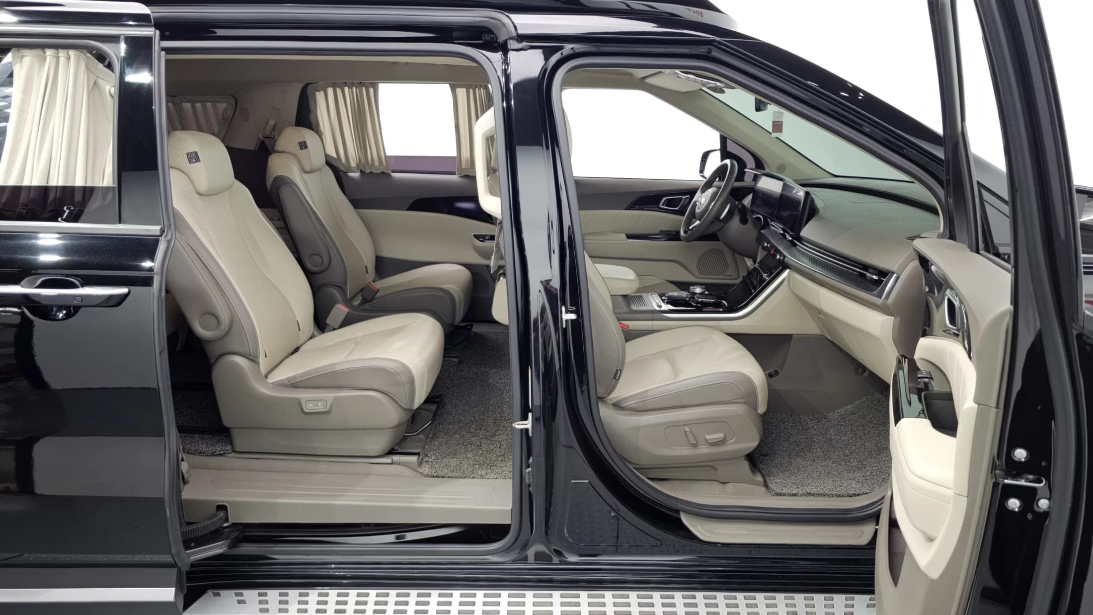 Kia Carnival Gasoline 9-Seater Hi-Limousine Signature, 2021 г. 98157 км. — фото 12