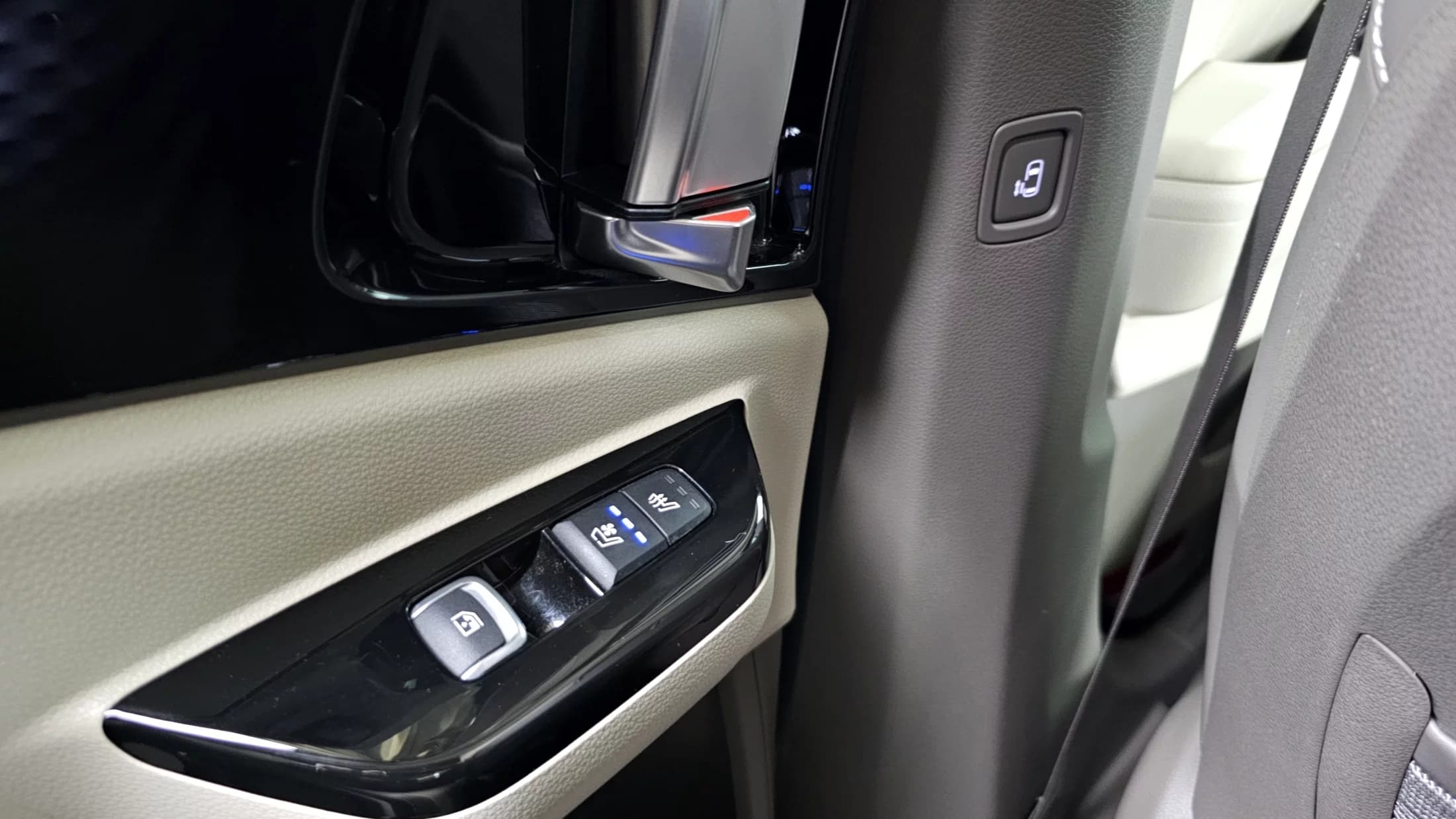 Kia Carnival Gasoline 9-Seater Hi-Limousine Signature, 2021 г. 98157 км. — фото 17