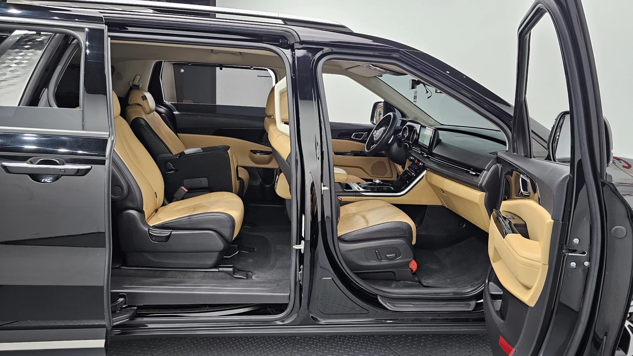 Kia Carnival Gasoline 11-Seater Noblesse, 2022 г. 98321 км. — фото 17