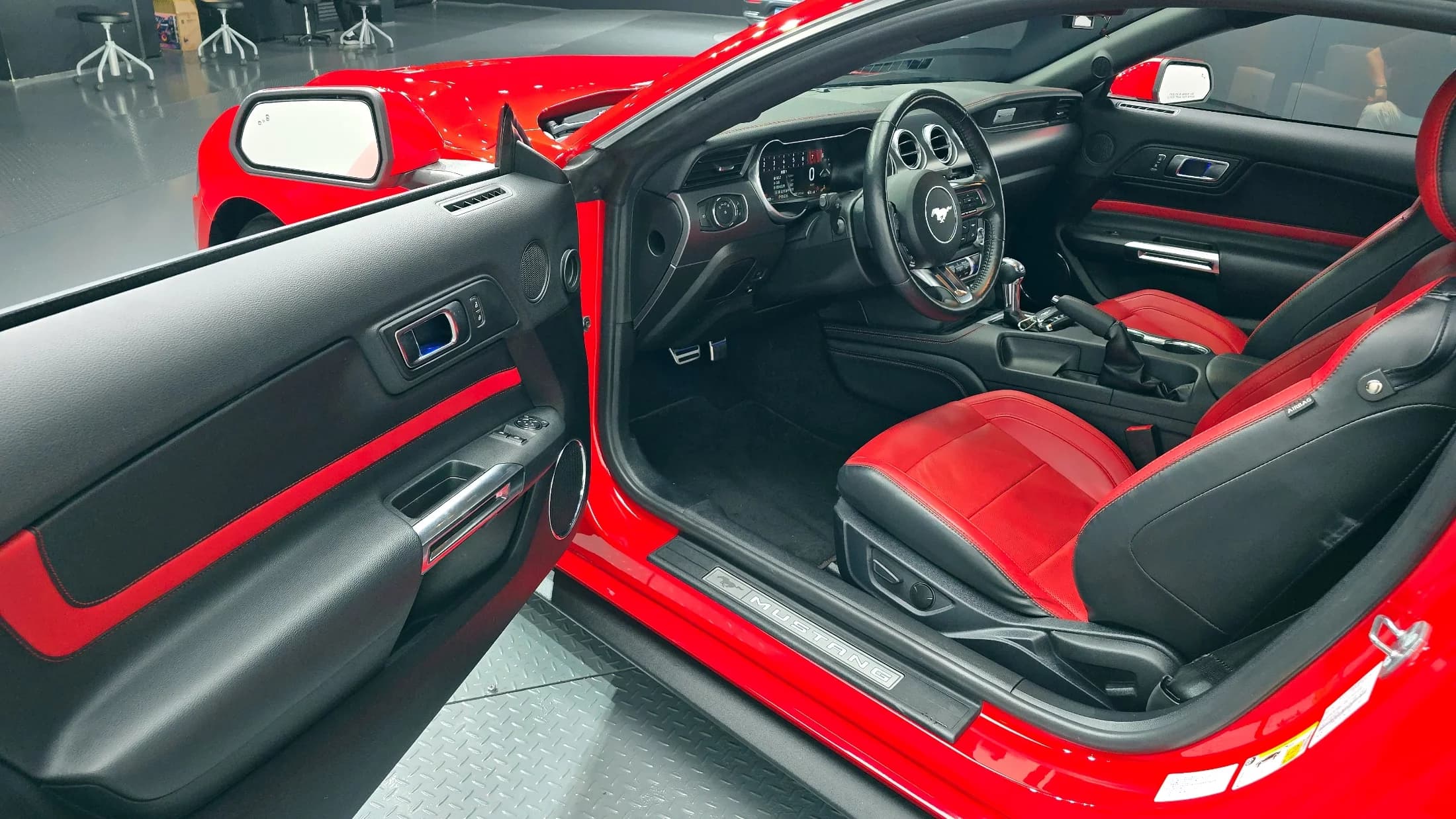 Ford MUSTANG Coupe, 2021 г. 117984 км. — фото 10