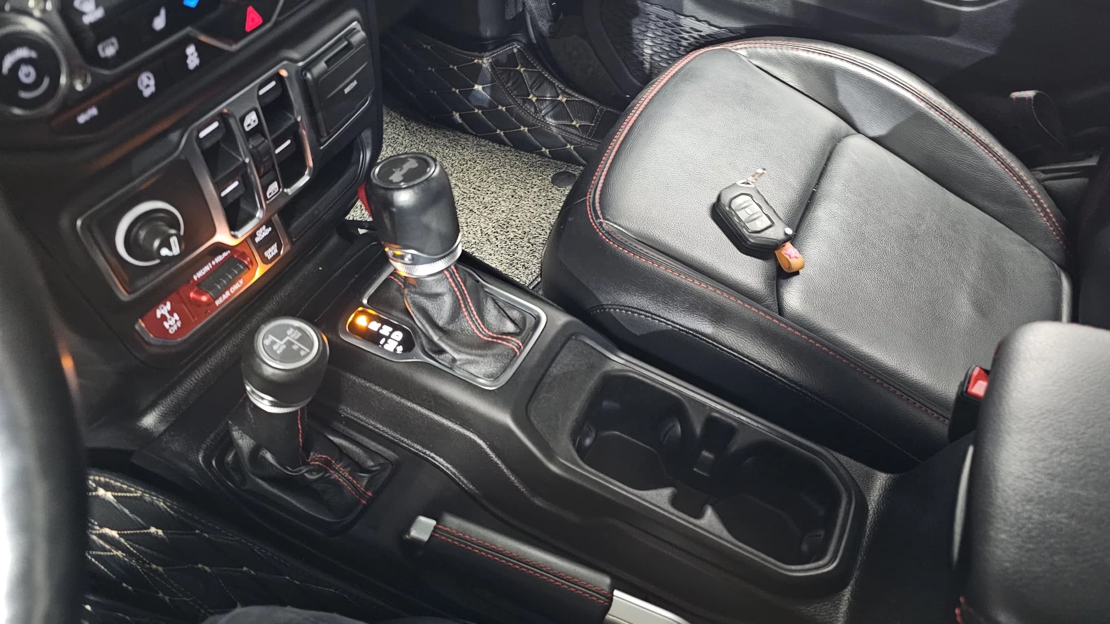 Jeep WRANGLER 2.0 Rubicon Power Top 4Door, 2021 г. 47650 км. — фото 9