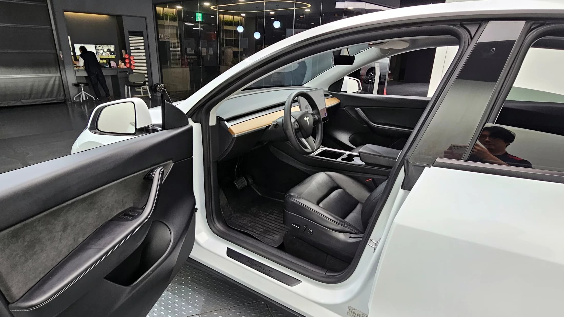 Tesla Model Y Long Range, электромобиль, 2021 г. 64851 км. — фото 11