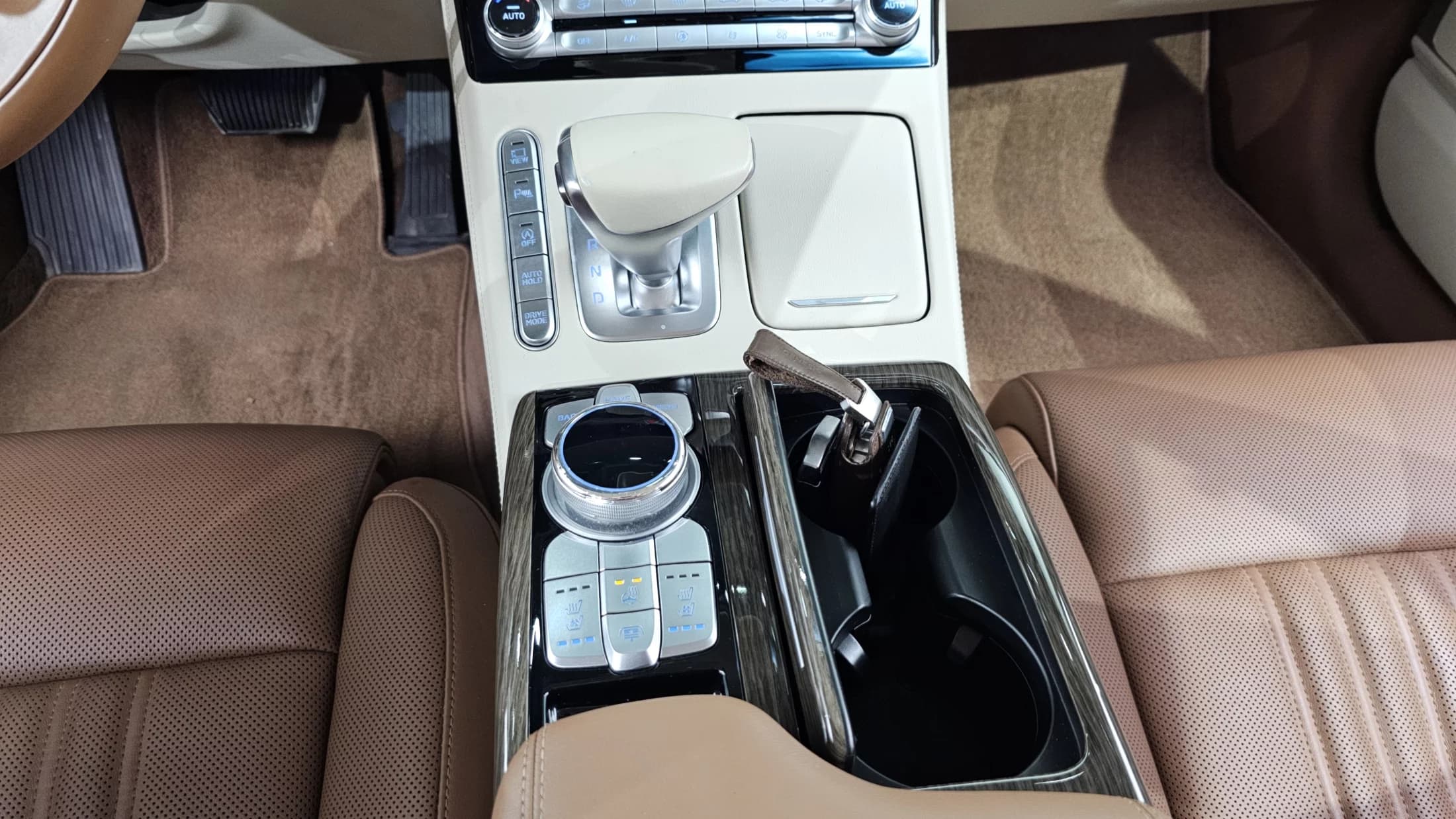 Genesis G90 3.8 AWD Luxury, 2021 г. 98751 км. — фото 17