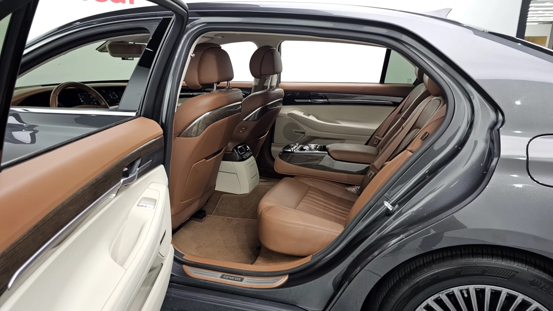 Genesis G90 3.8 AWD Luxury, 2021 г. 98751 км. — фото 23