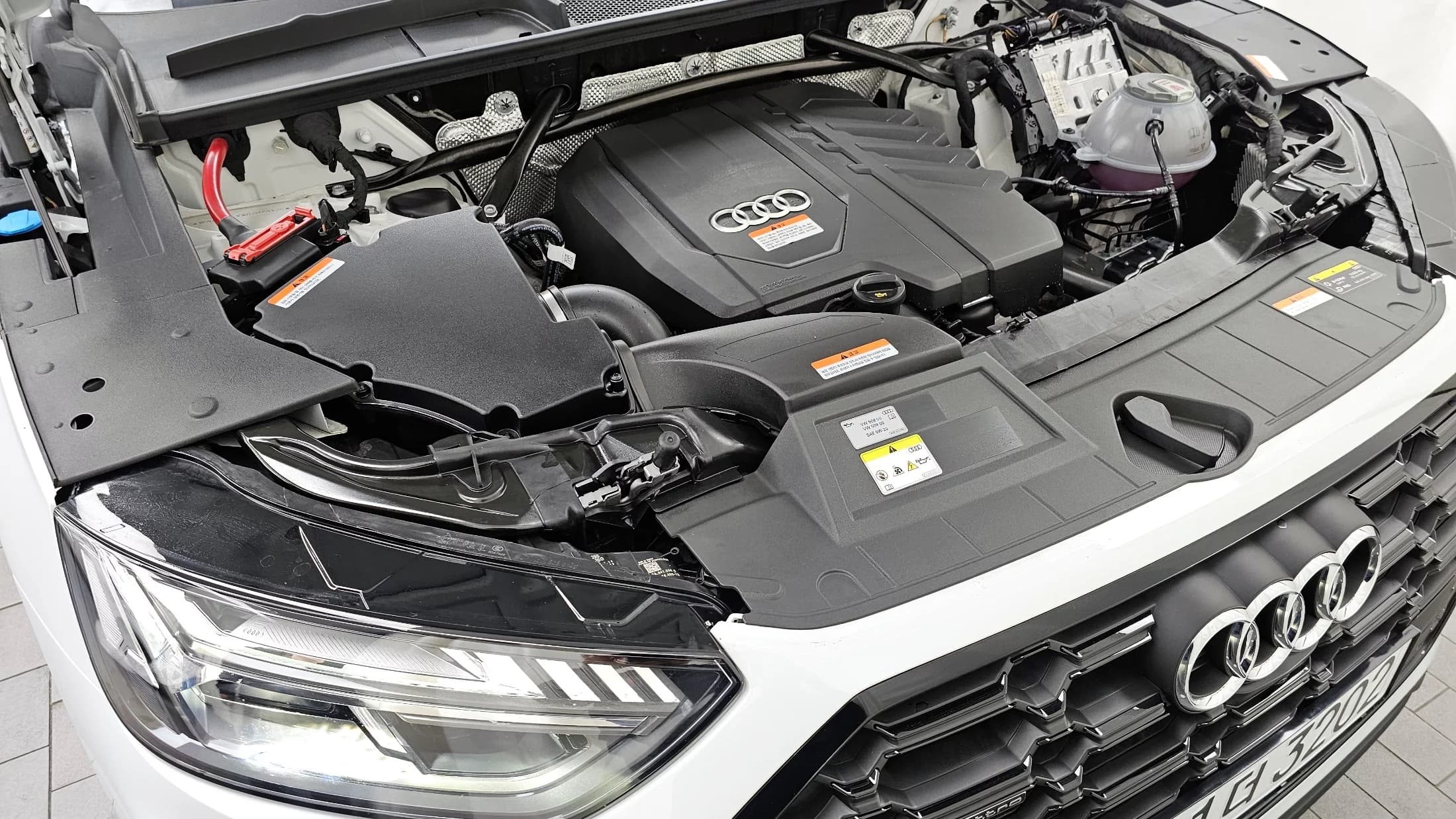 Audi Q5 45 TFSI Quattro Premium, 2024 г. 11355 км. — фото 6