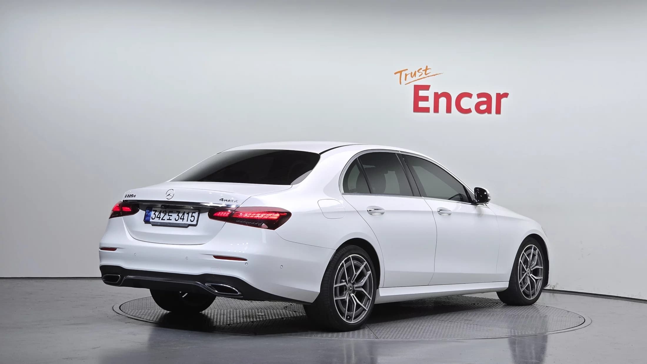 Mercedes-Benz E-Class E220d 4MATIC AMG Line, 2021 г. 80895 км. — фото 2