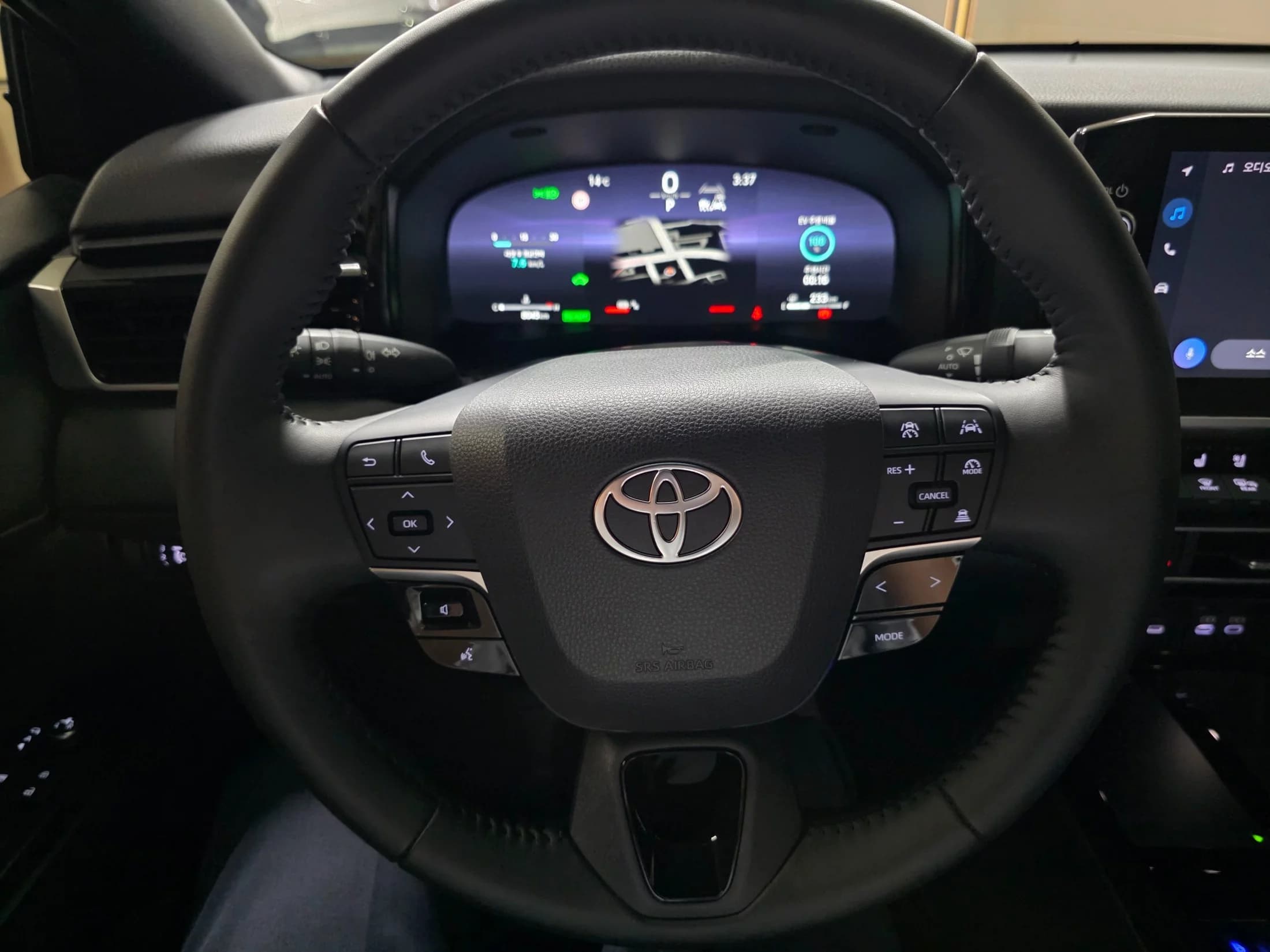 Toyota CAMRY 2.5 XLE Hybrid, гибрид, 2025 г. 8083 км. — фото 12
