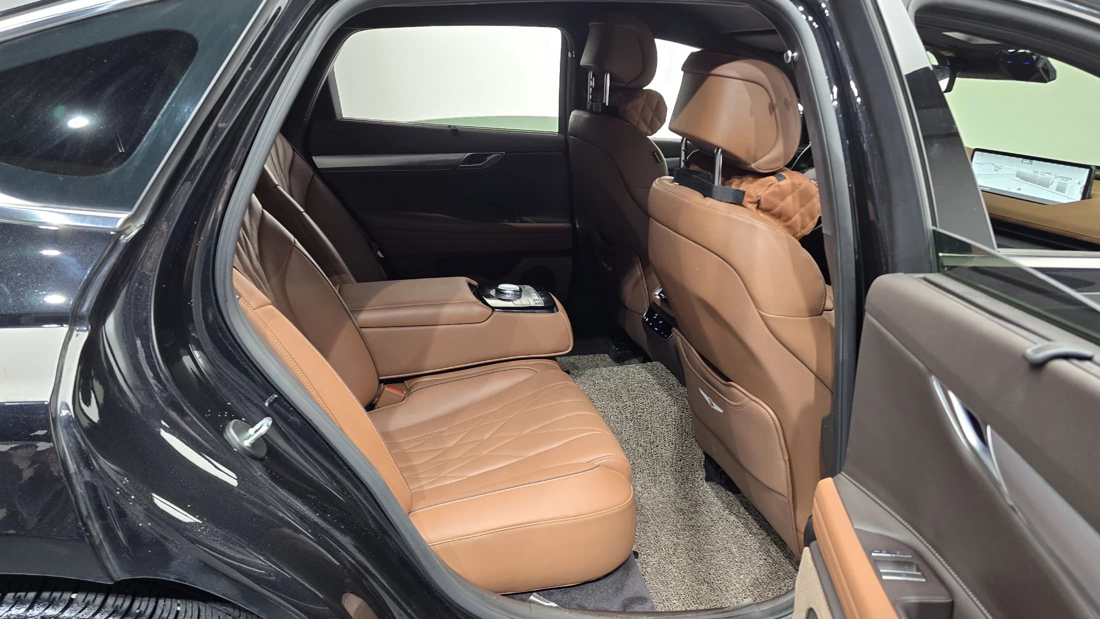 Genesis G80 Gasoline 2.5 Turbo AWD, 2024 г. 29220 км. — фото 12