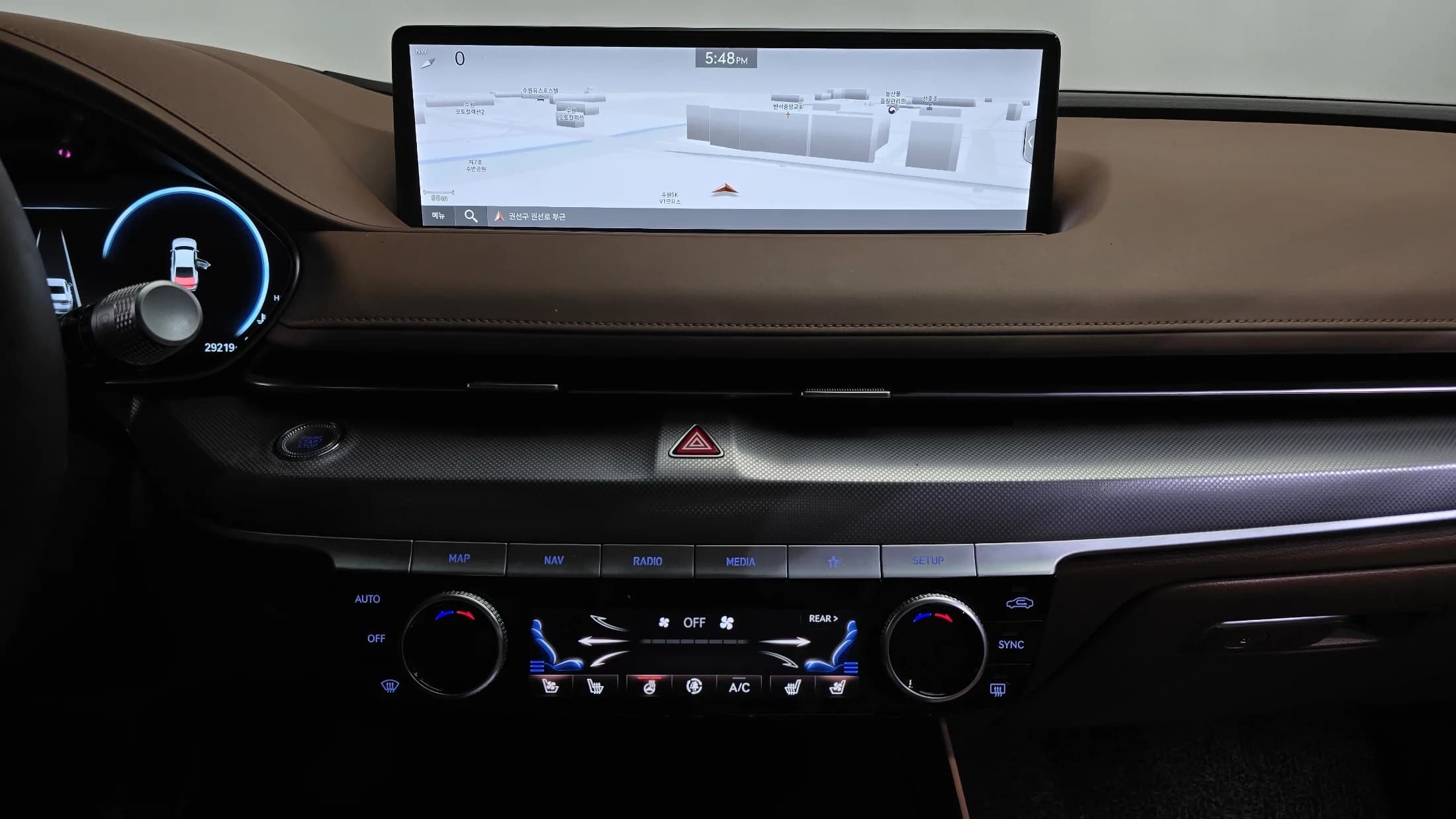 Genesis G80 Gasoline 2.5 Turbo AWD, 2024 г. 29220 км. — фото 14